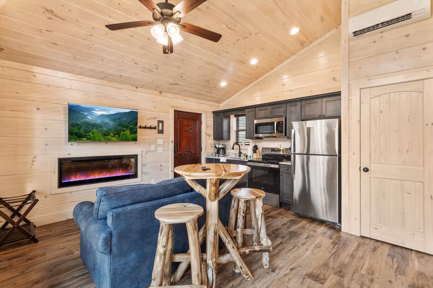 1 bedroom 1 bath cabin near Gatlinburg, TN