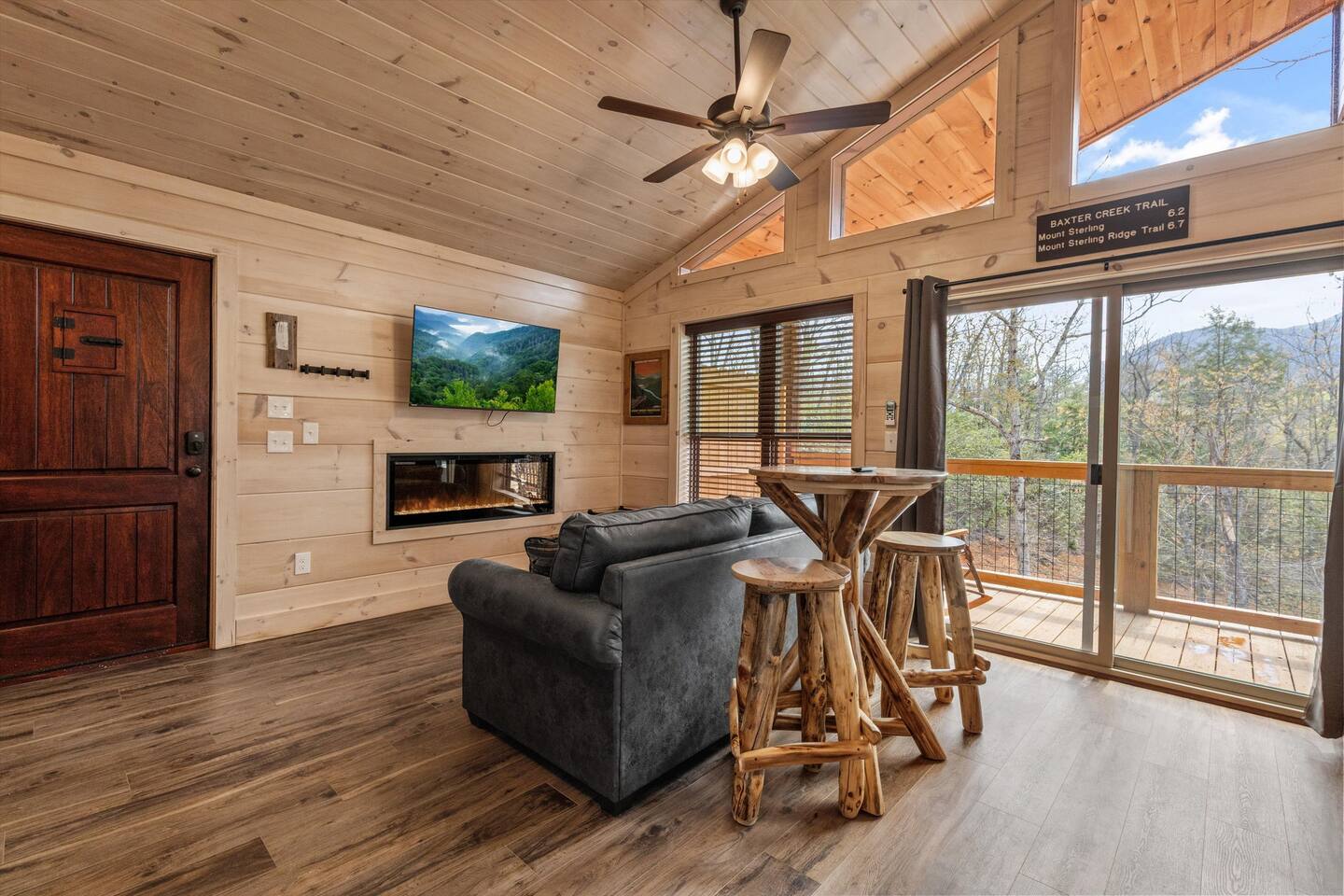 1 bedroom 1 bath cabin near Gatlinburg, TN