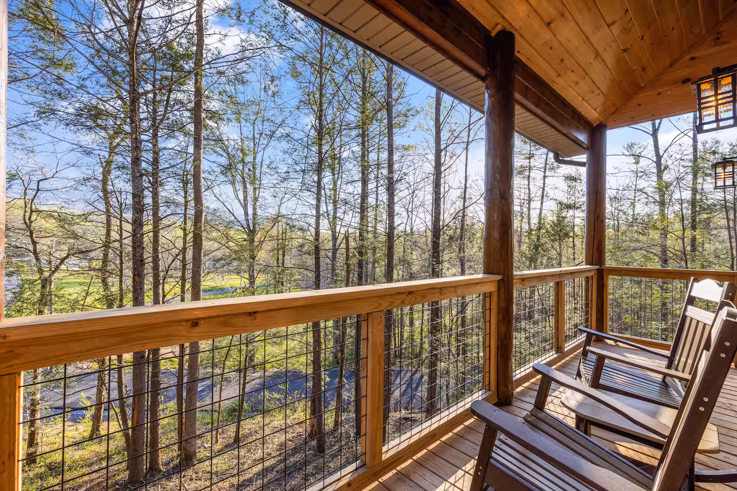2 bedroom 1.5 bath cabin near Gatlinburg, TN