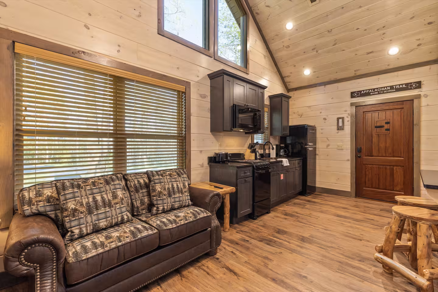 1 bedroom 1 bath cabin near Gatlinburg, TN