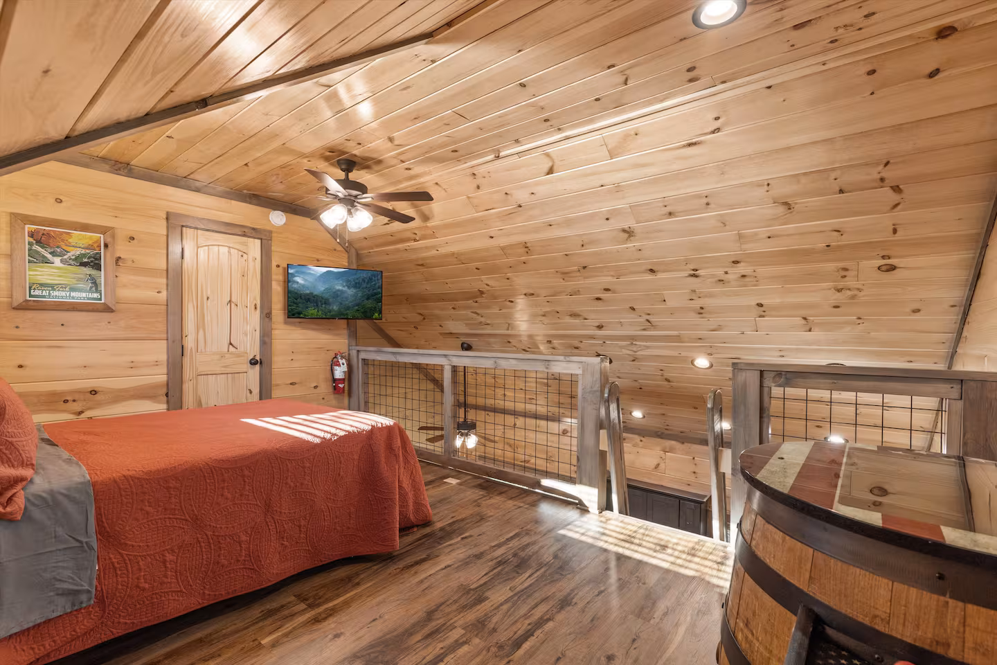 2 bedroom 1.5 bath cabin near Gatlinburg, TN