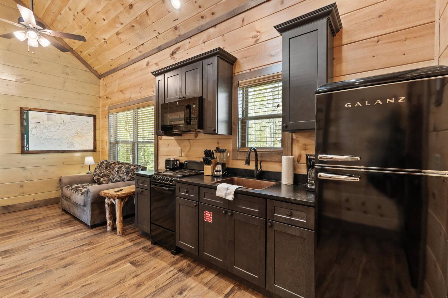 2 bedroom 1.5 bath cabin near Gatlinburg, TN