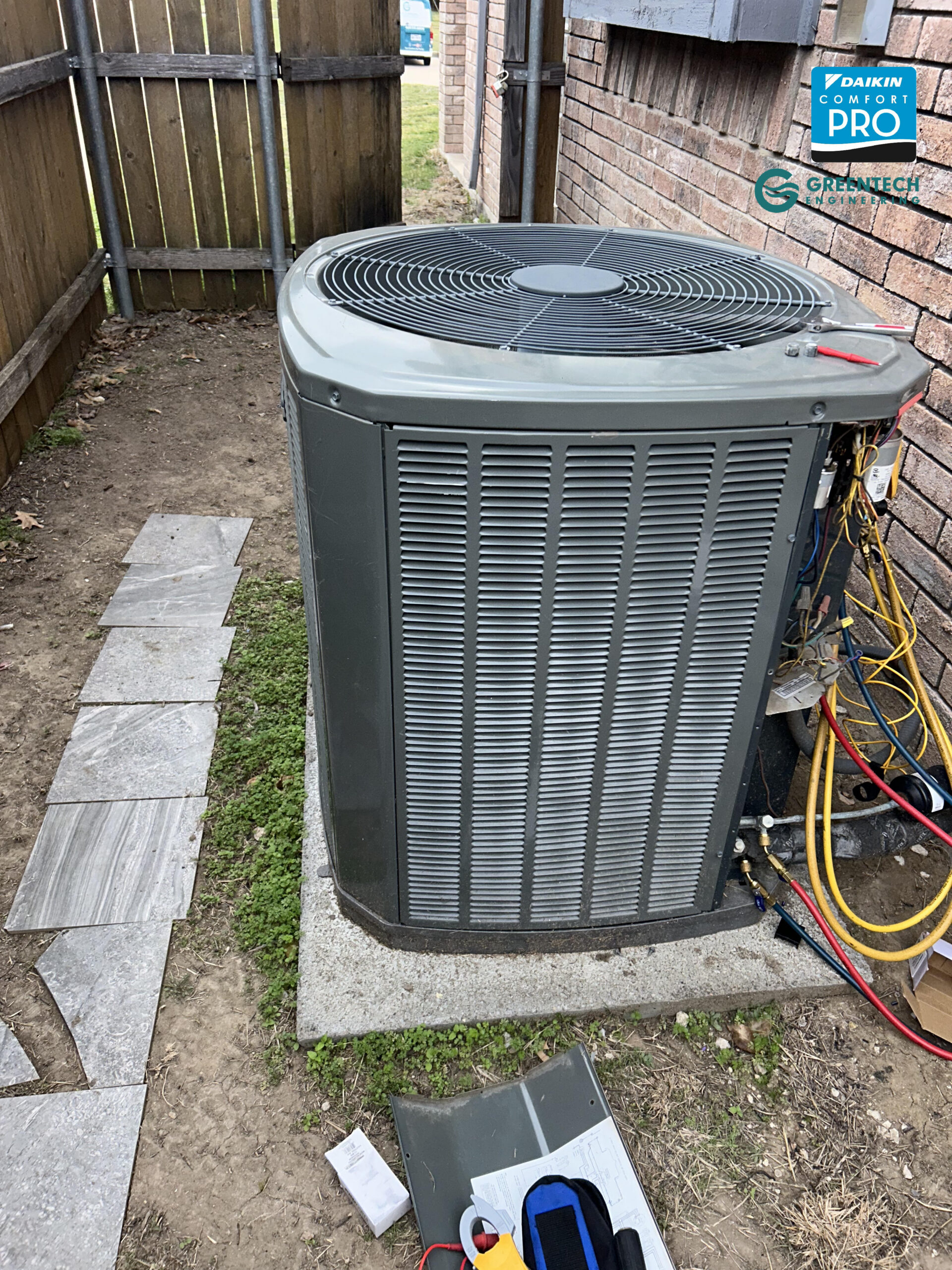Existing failing 5-Ton Trane XR condenser unit in Fort Worth TX before replacement.