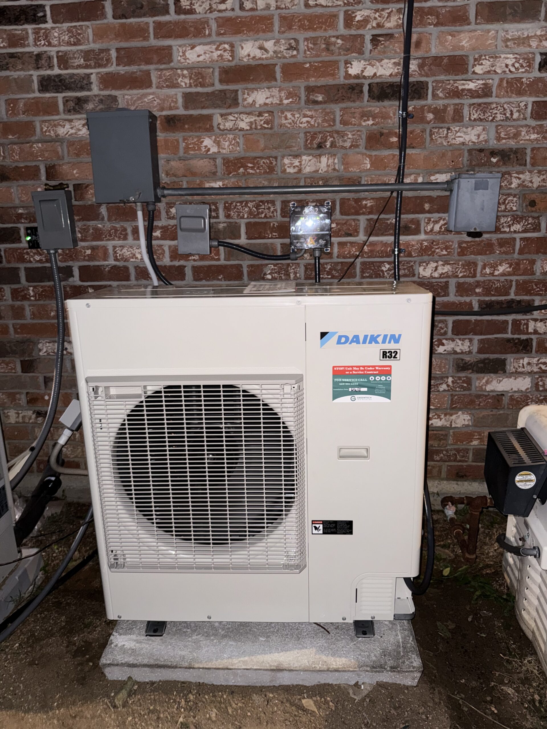 Variable-Speed HVAC &amp; Duct Optimization in Dallas (75240): 5-Ton Daikin FIT Upgrade