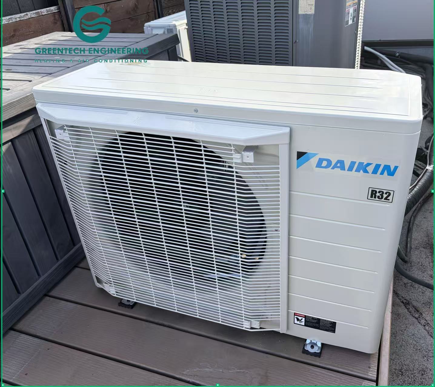 New Daikin FIT R-32 variable-speed heat pump installed in Fort Worth TX 76102