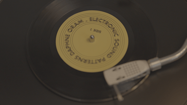 vinyl spinning