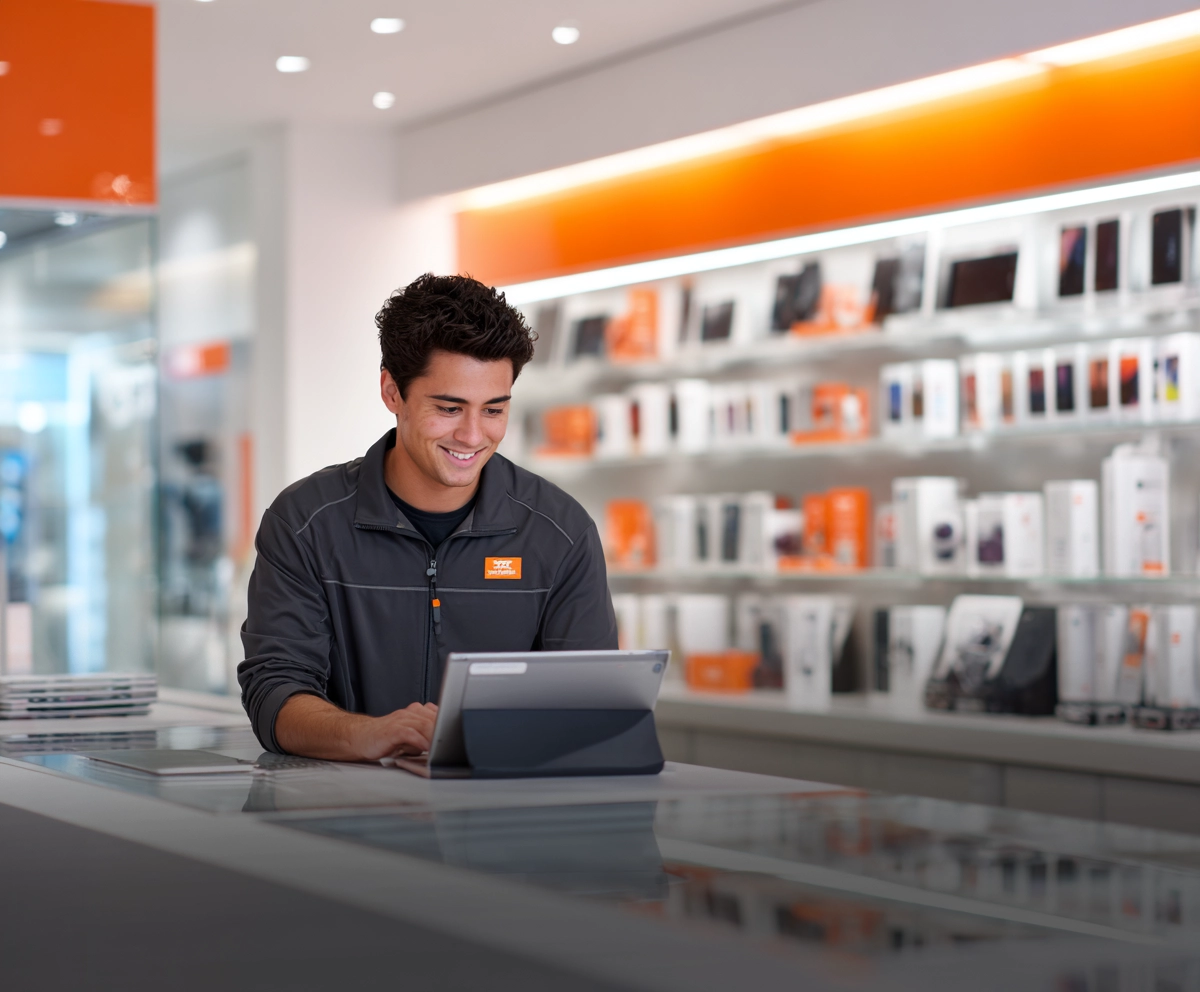 Hombre cobra a sus clientes desde su marketplace utilizando API Sale de Payphone.