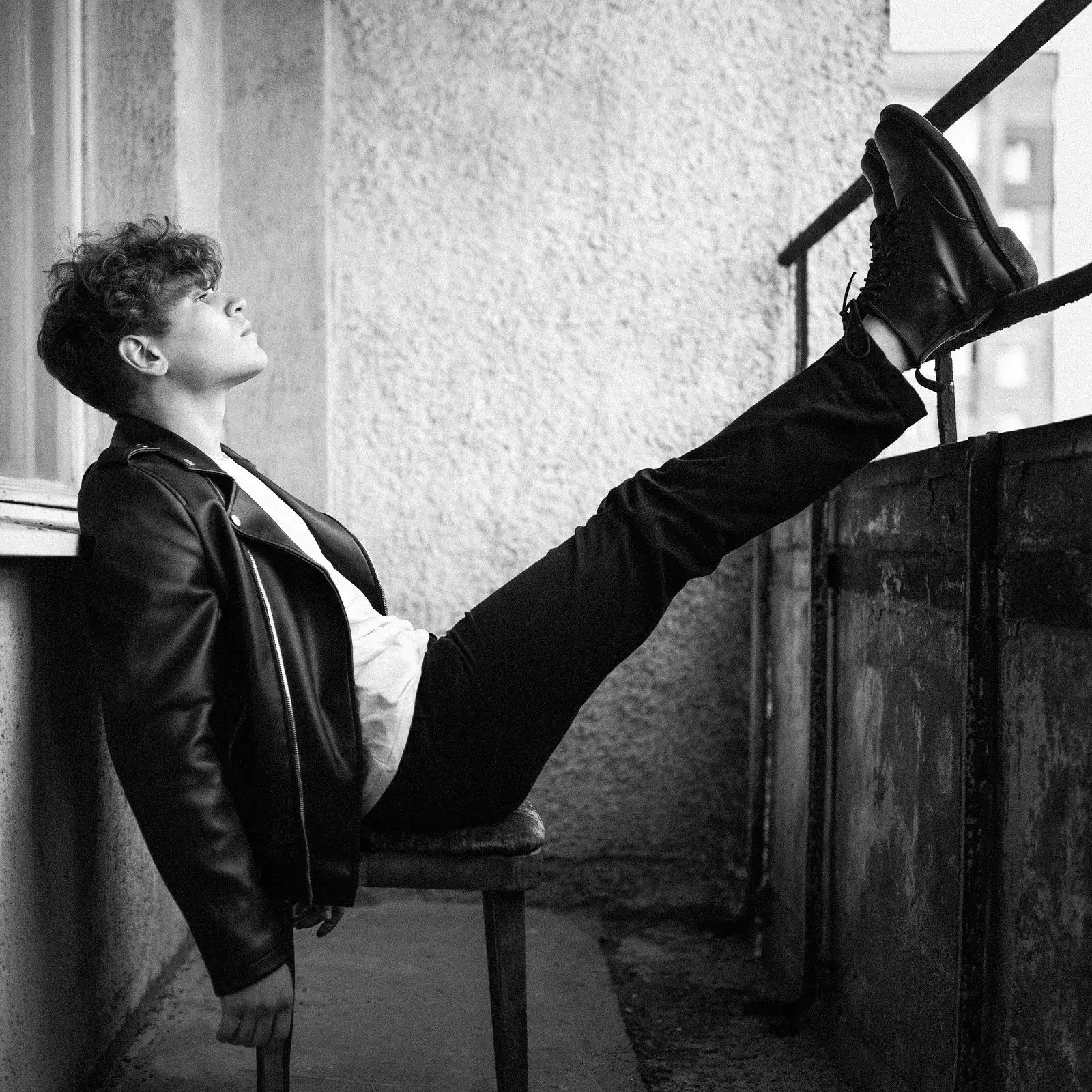 Beyond Hues: Bjelle's Journey into the Soul of Monochrome Mastery