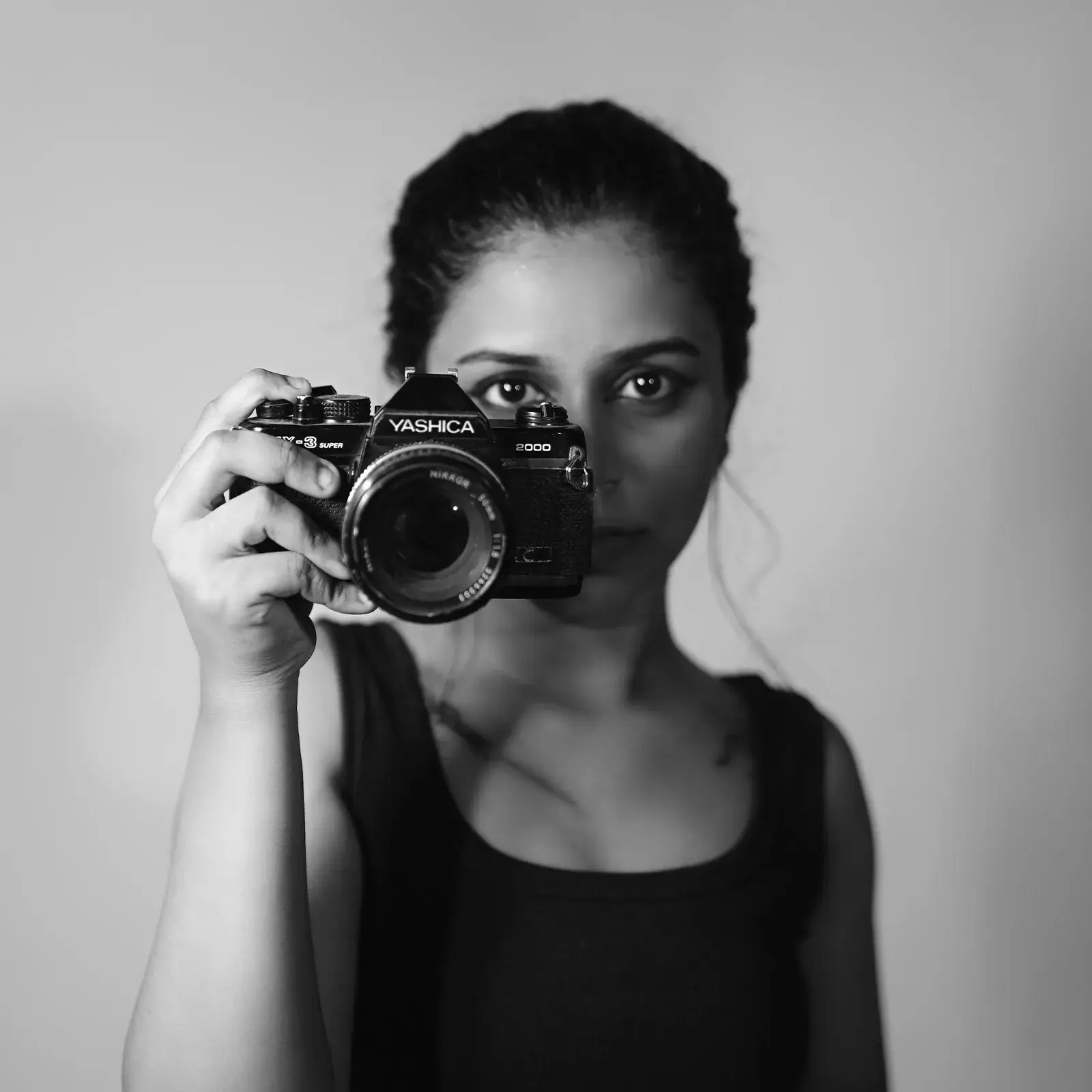 Mastering Mono­chrome: Bjelle's Visual Symphony in Black and White Brilliance