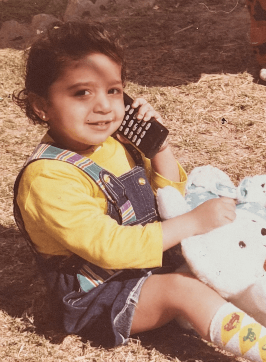 Srishti Tandon photo