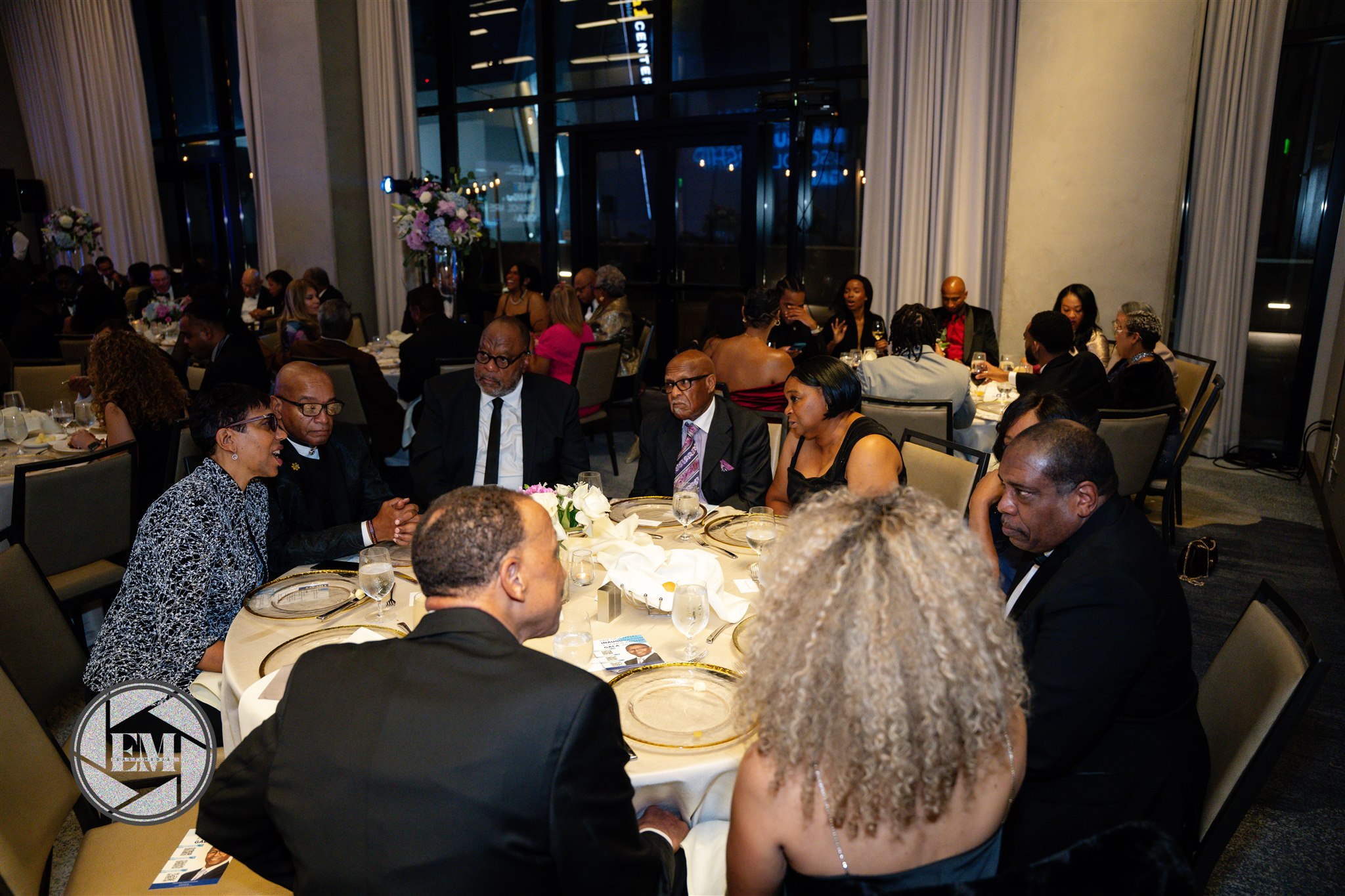 image of a diverse team in a meeting (for a edtech)