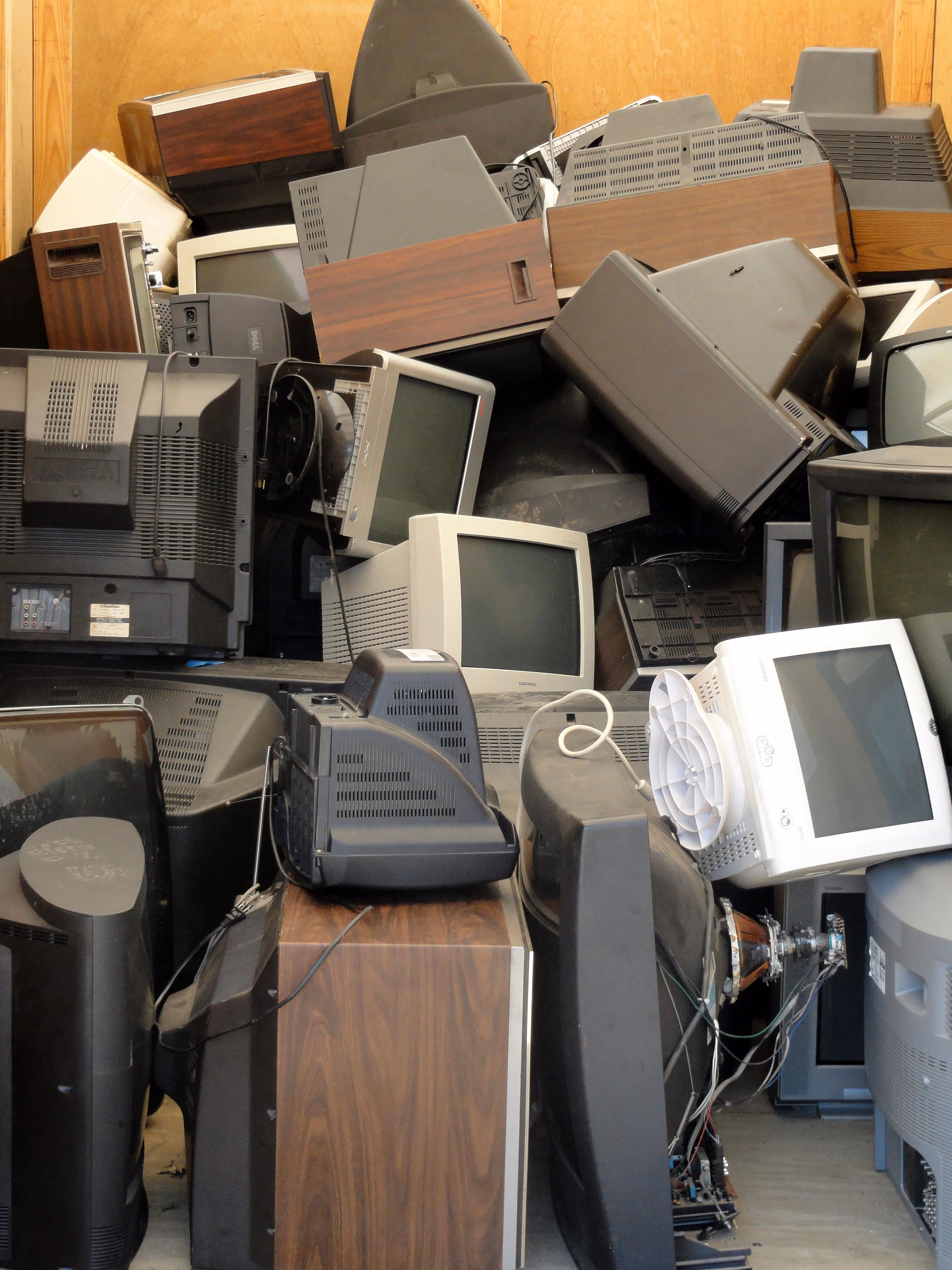 Pile of old monitors. Total system chaos.
