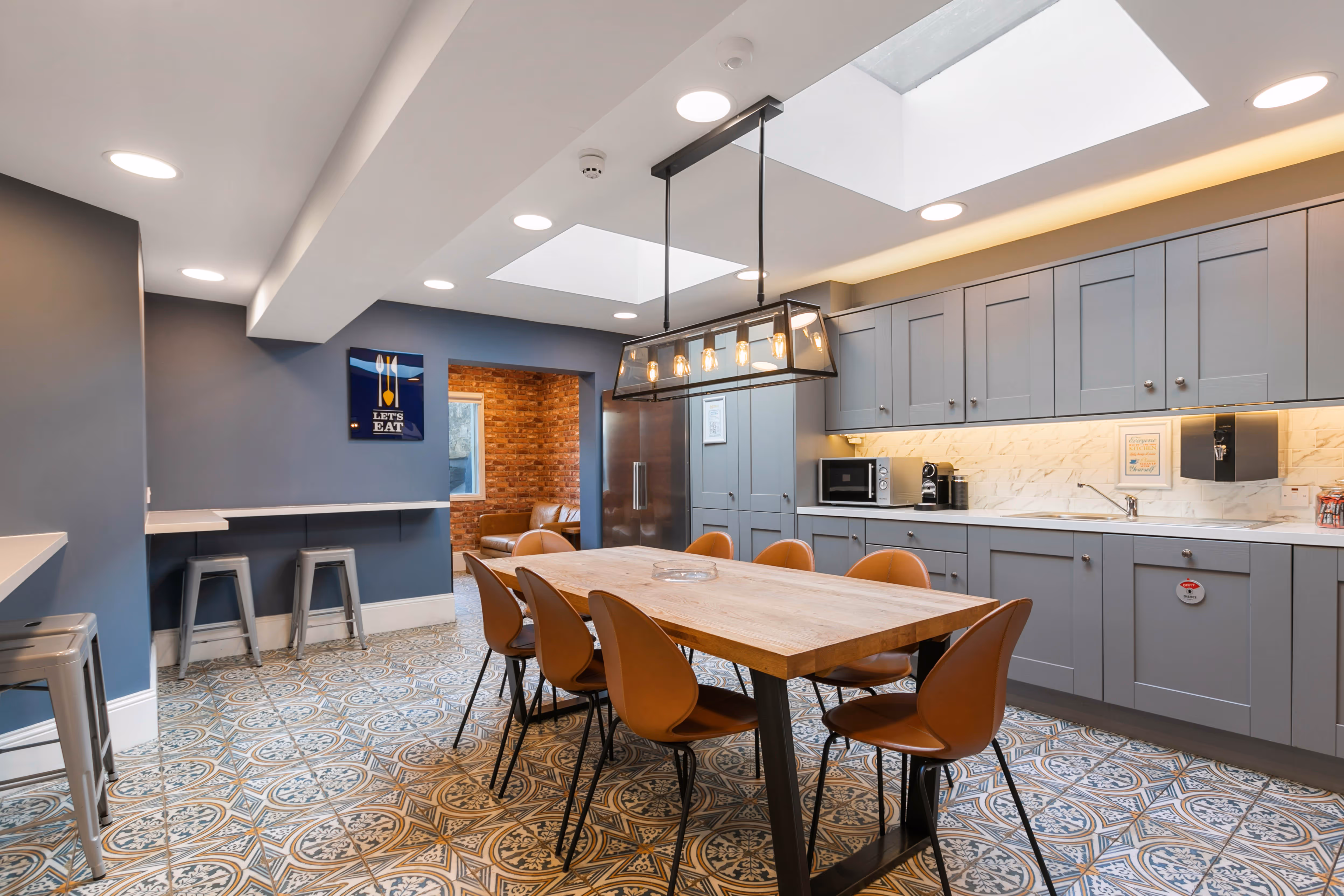 Communal kitchen space at 26-27 Mount Street Upper