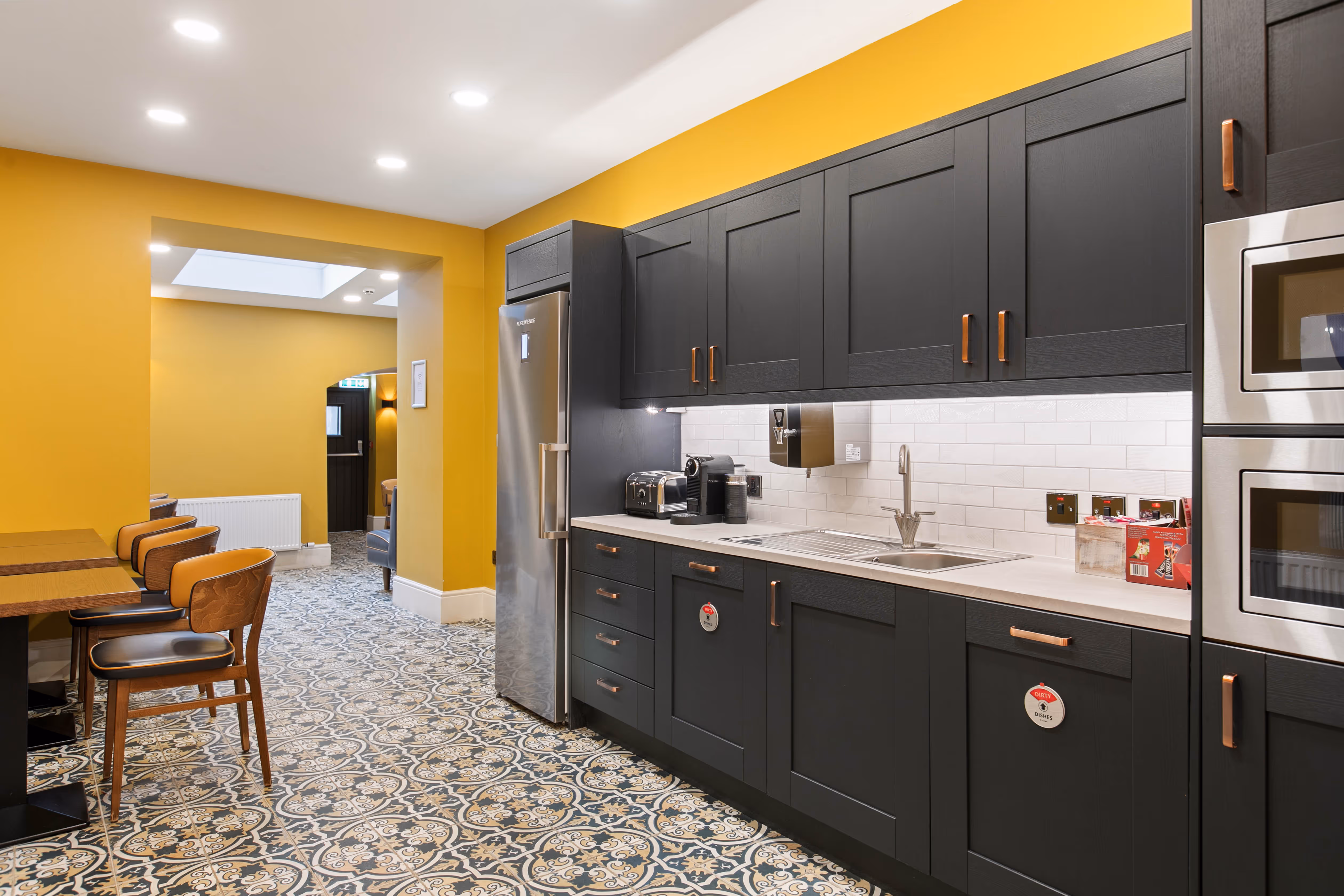 Communal kitchen space at 27 Fitzwilliam Street Upper