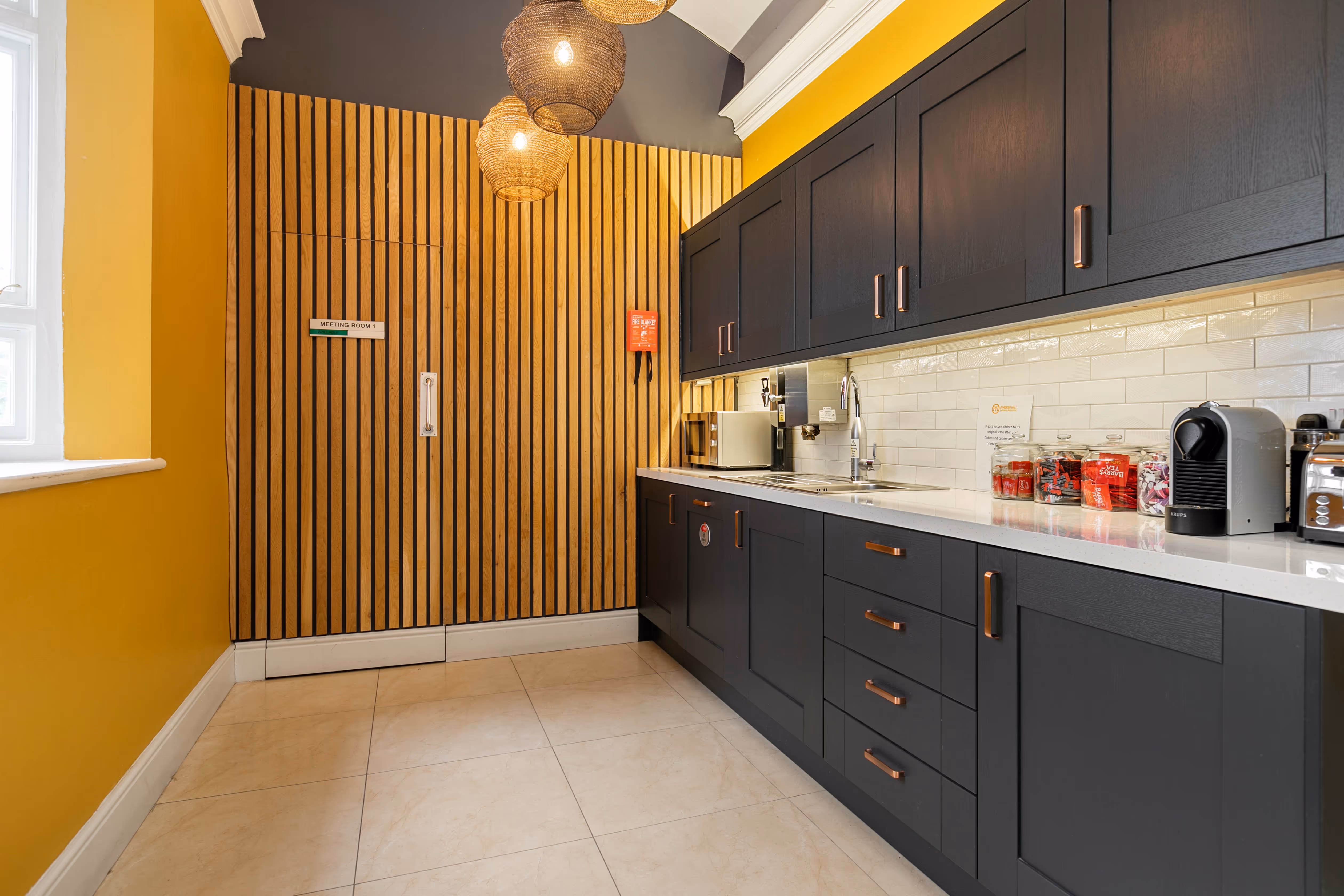Communal kitchen space at 40 Fitzwilliam Square West