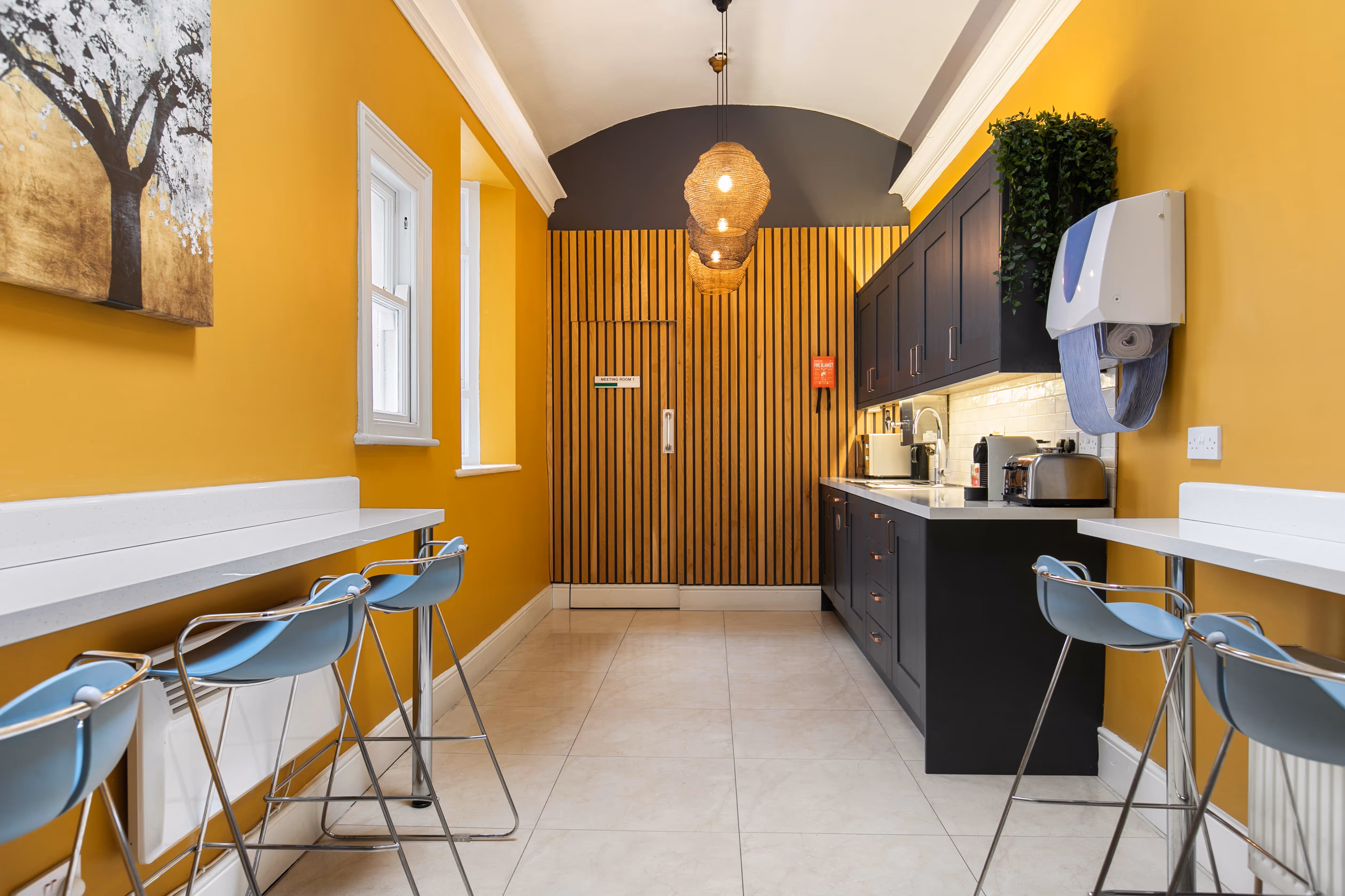 Coffee area and appliances at 40 Fitzwilliam Square West