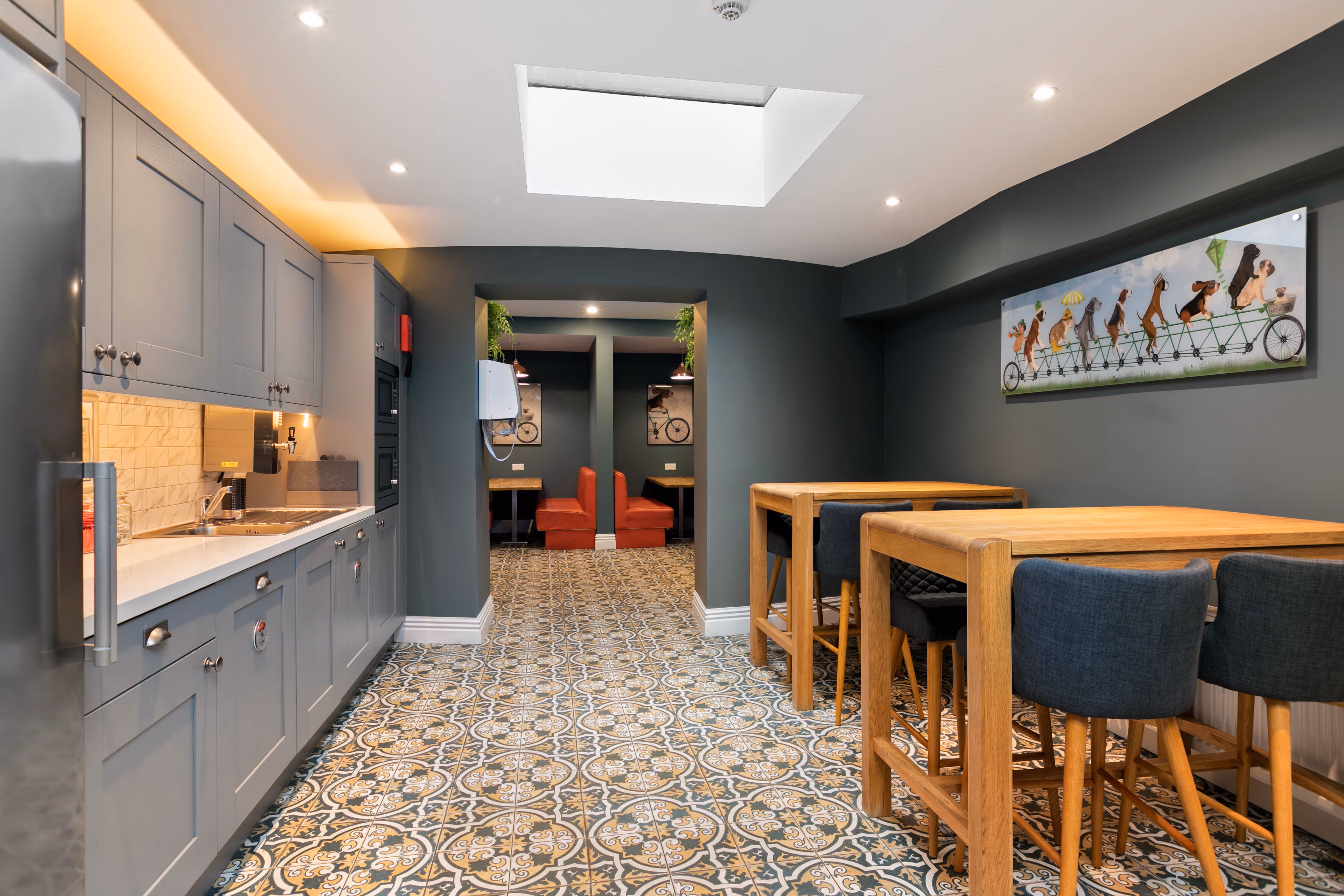 Communal kitchen space at 43 Fitzwilliam Place