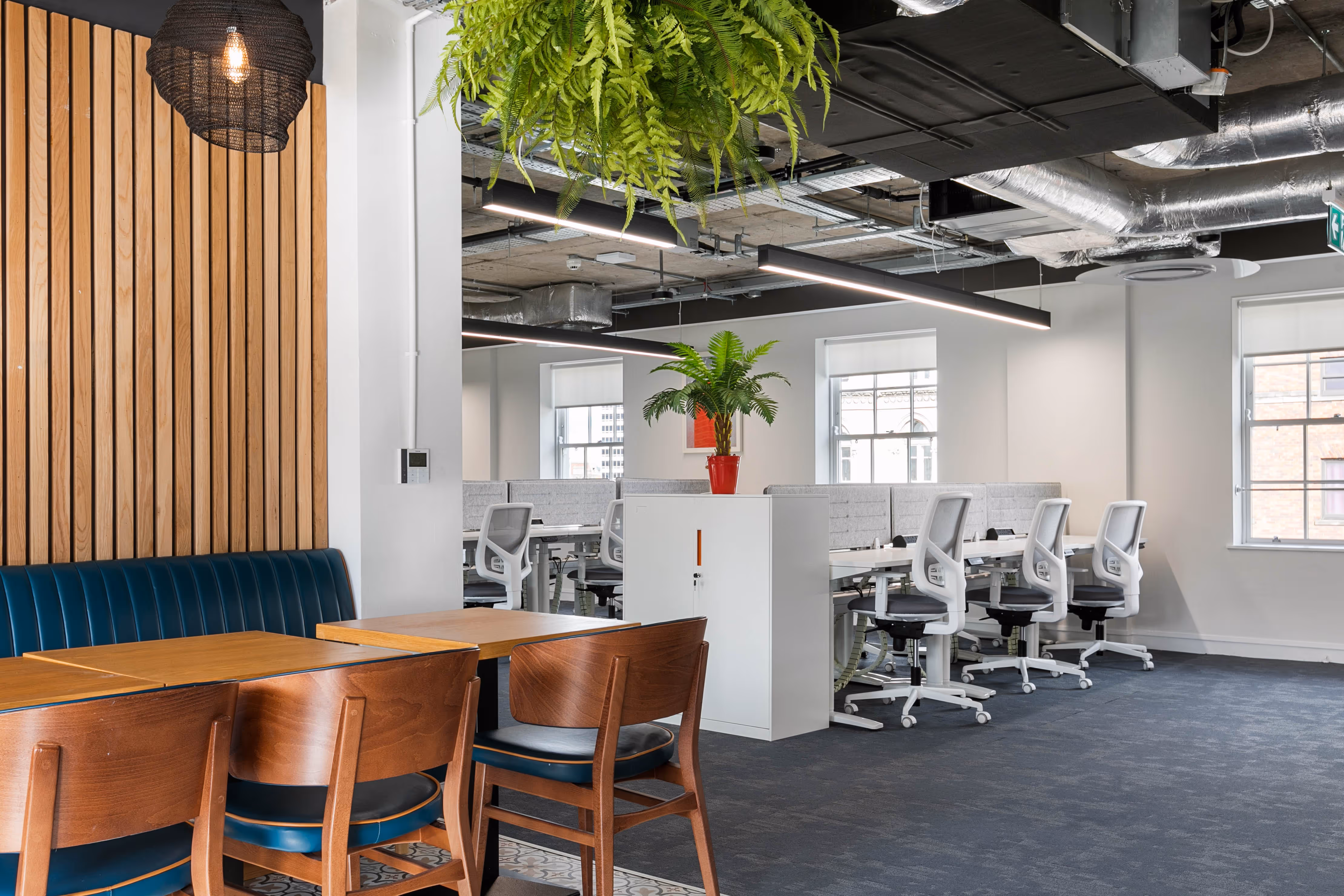 Workstations available at Ballast House