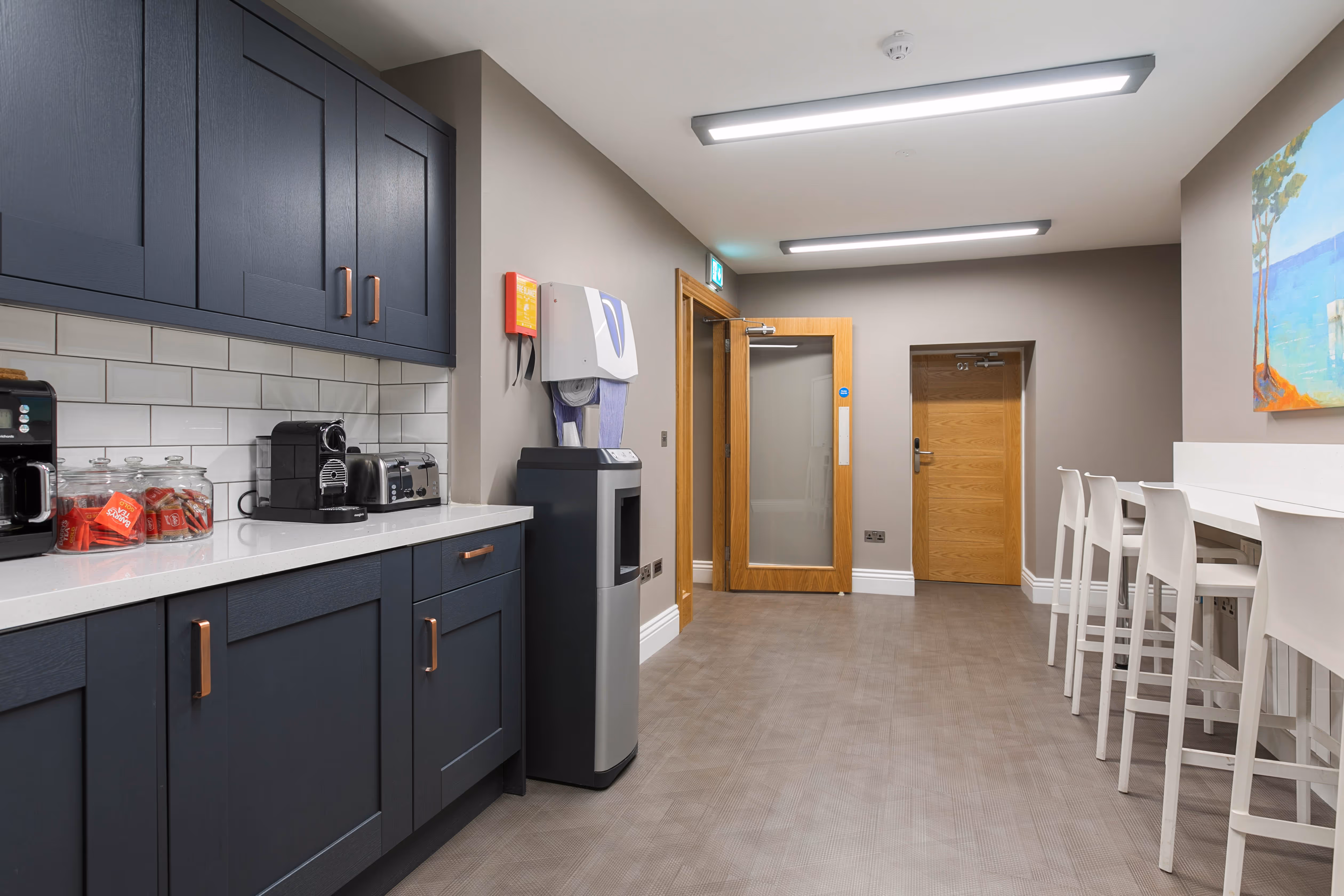 Coffee area and appliances at 7-8 Mount Street Upper