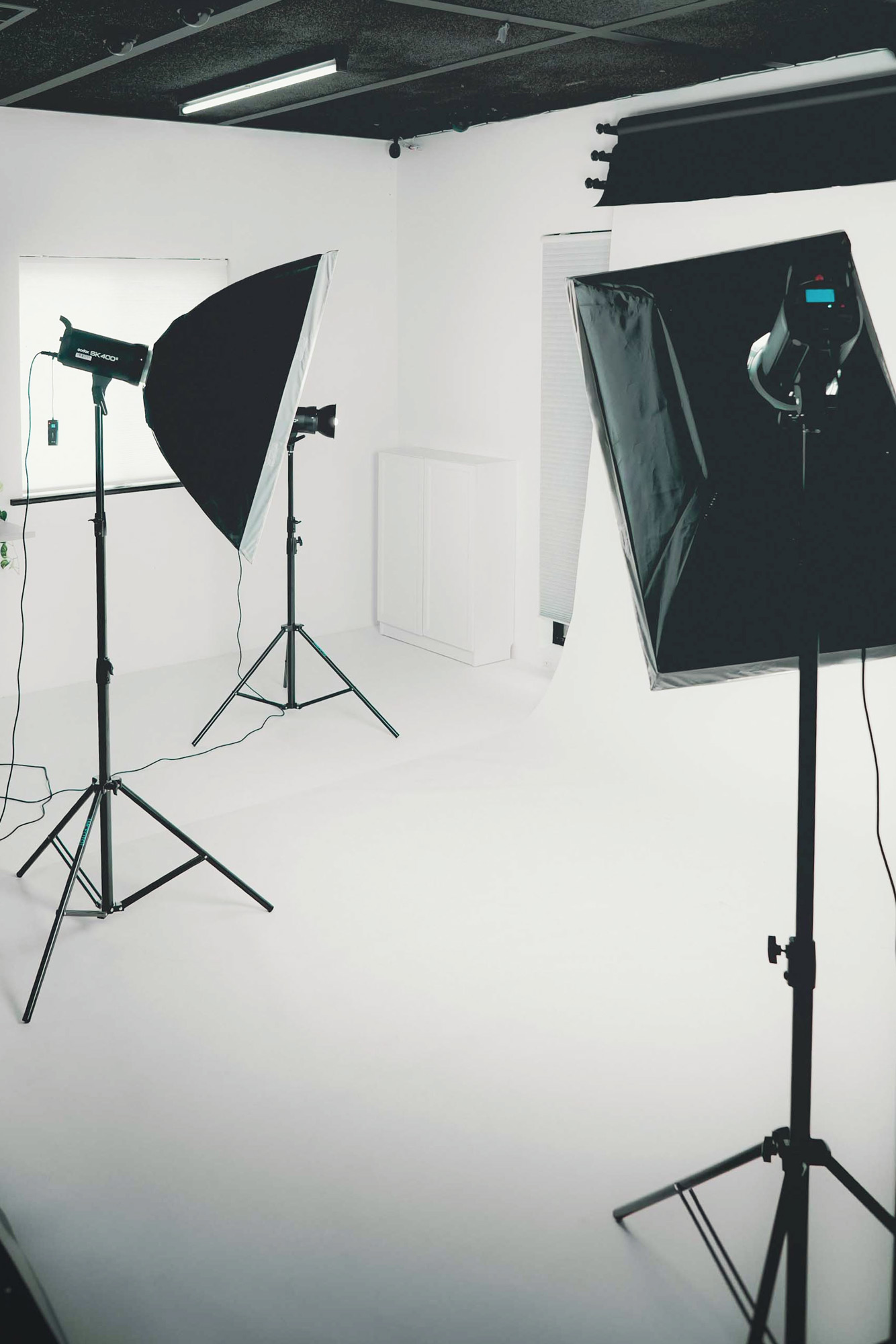 Why a Studio Portrait Session Is Perfect for Couples 