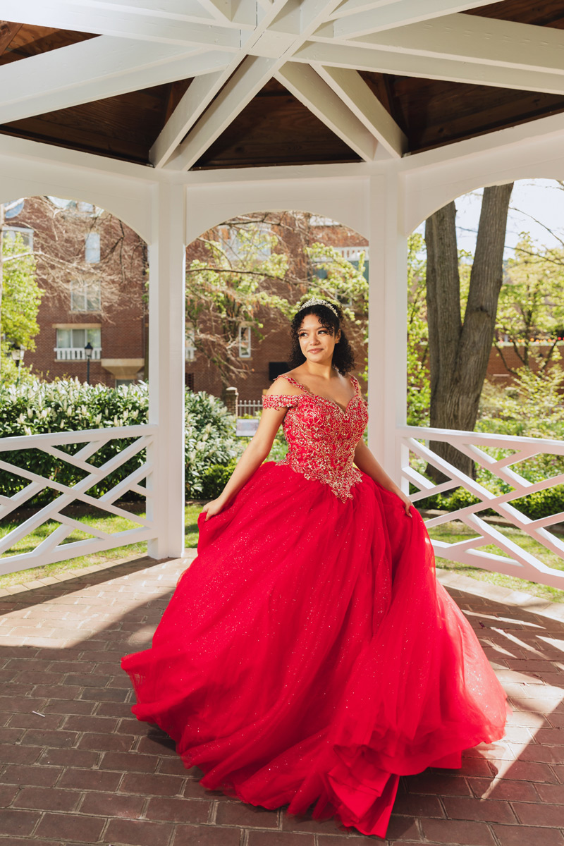 Quinceañera Portrait Sessions in Alexandria, VA: What to Expect