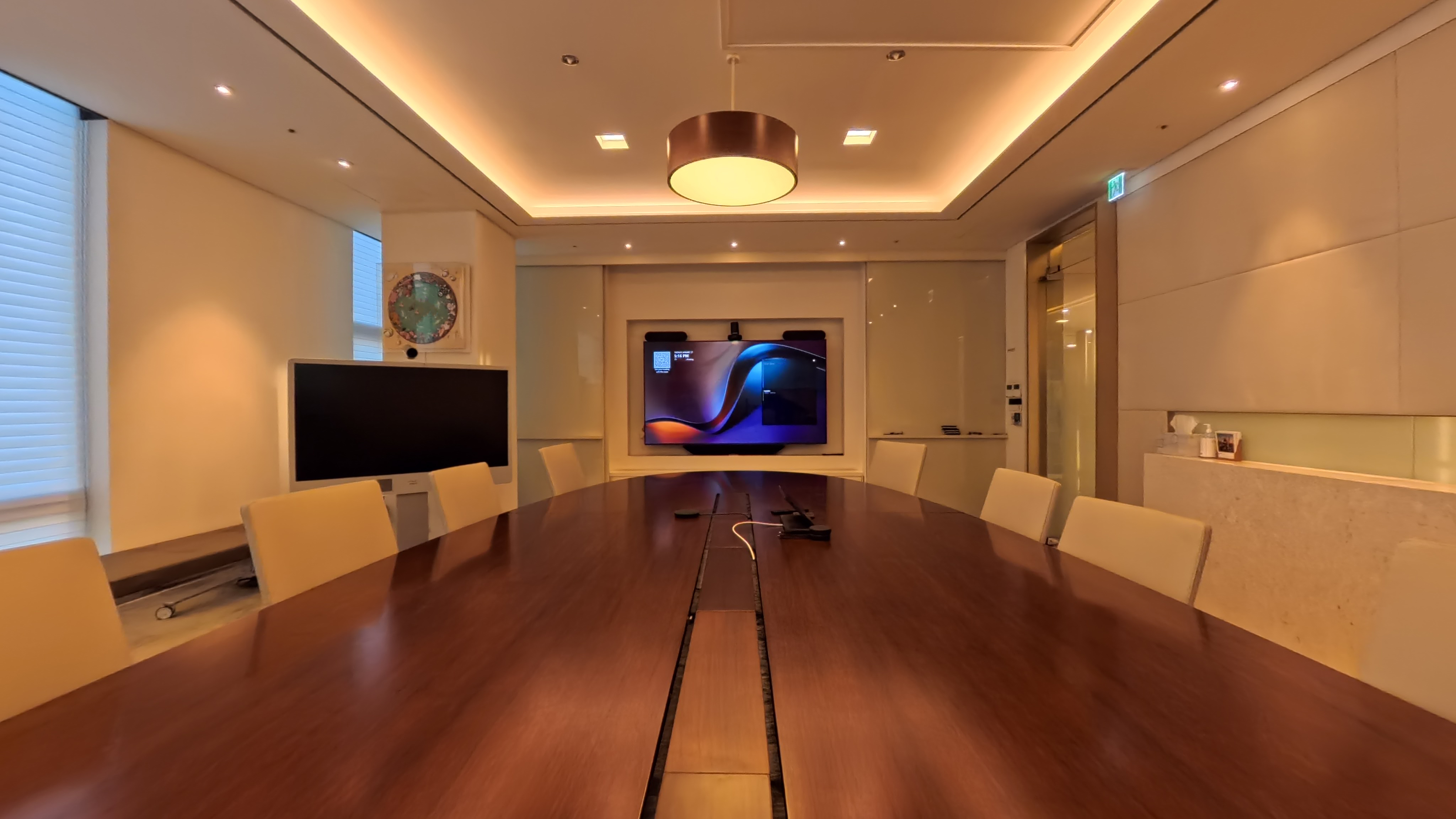 RAQIA TEAMS ROOMS Logitech