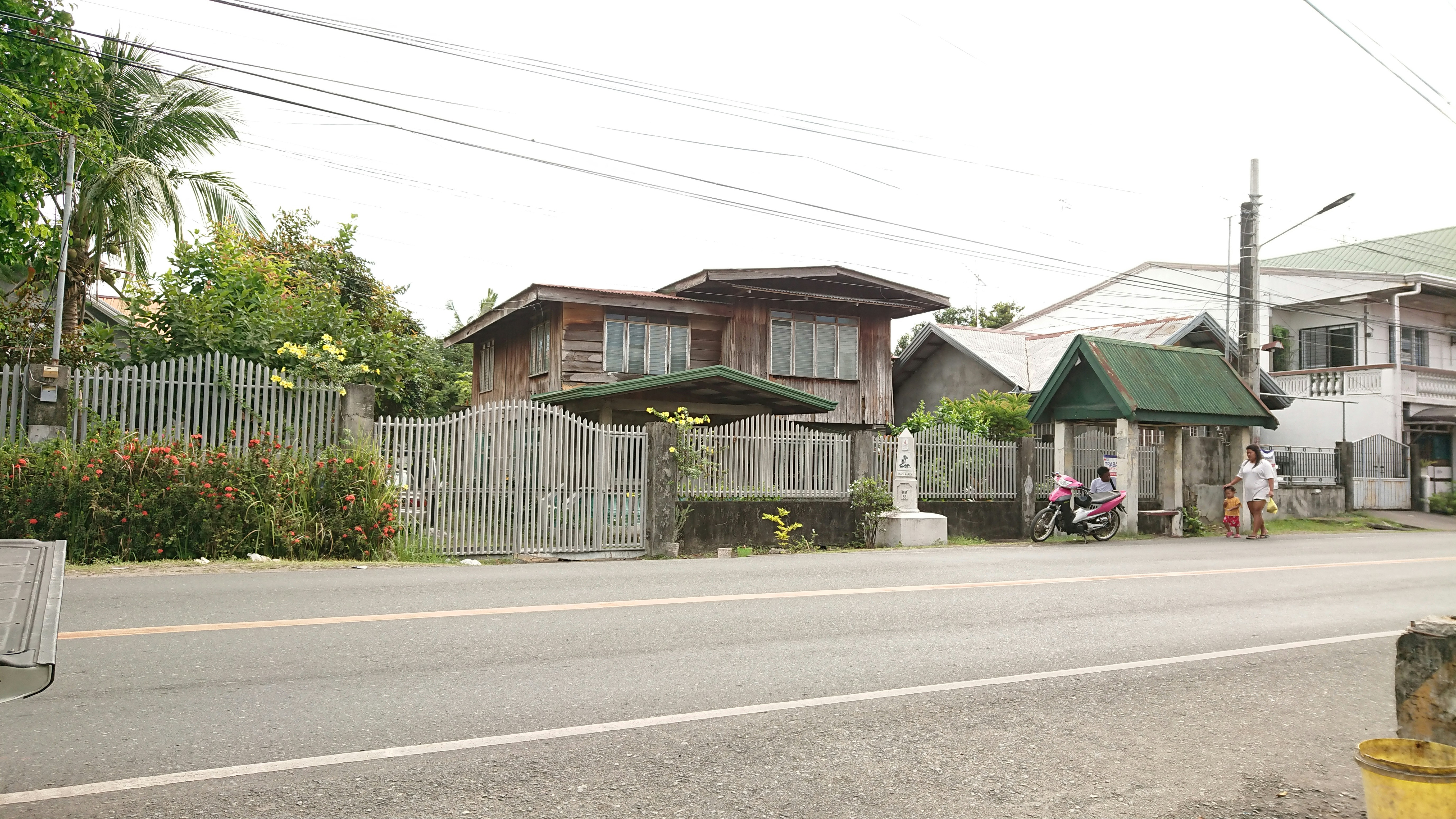Can you really get a free house in Japan? Yes—but there’s more to the story. Learn how Japan’s akiya bank system works, what hidden costs to expect, and how foreigners can claim a free home with help from FreeAkiya.com.