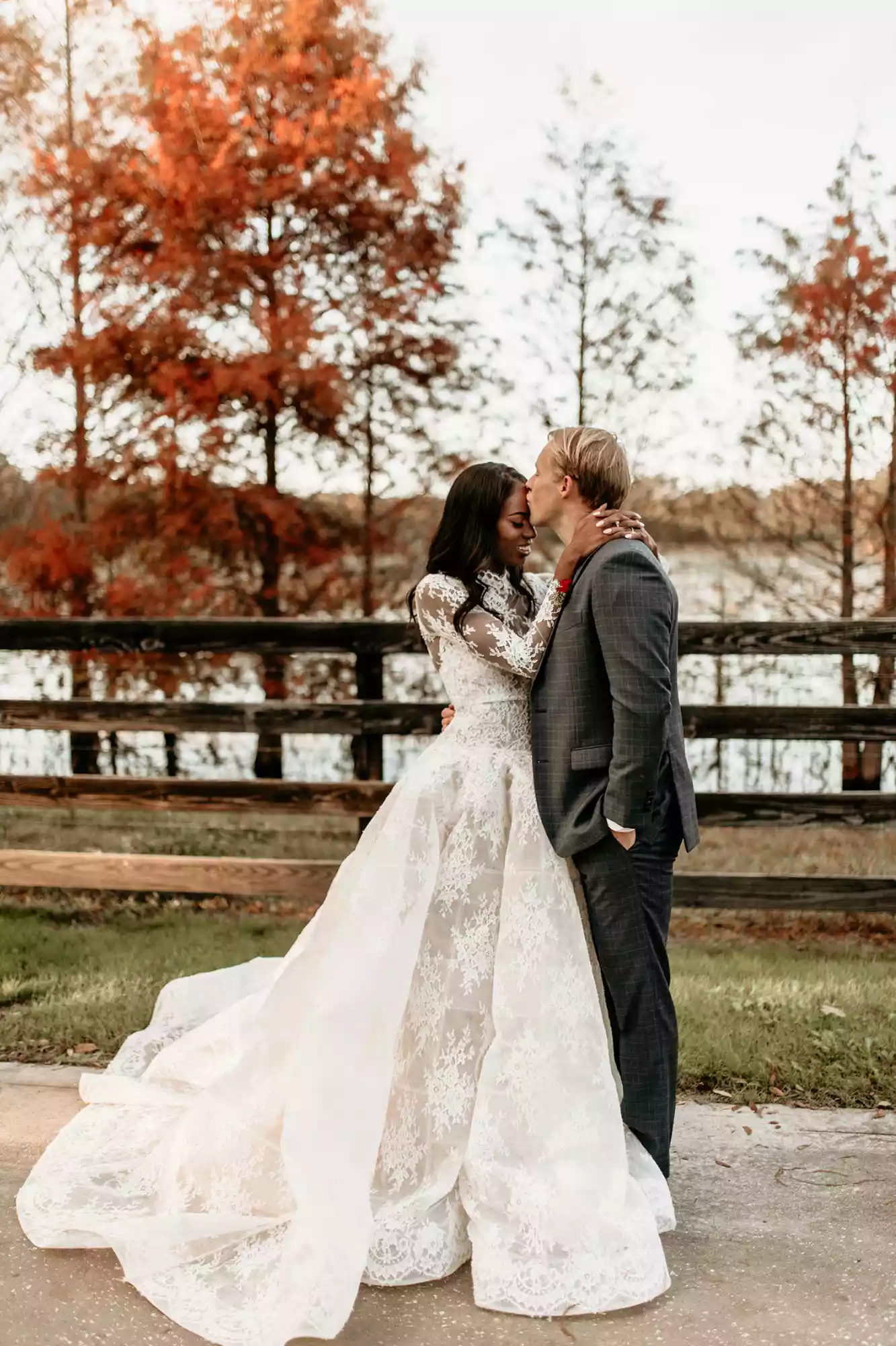 aerielle dyan wedding couple kissing forehead