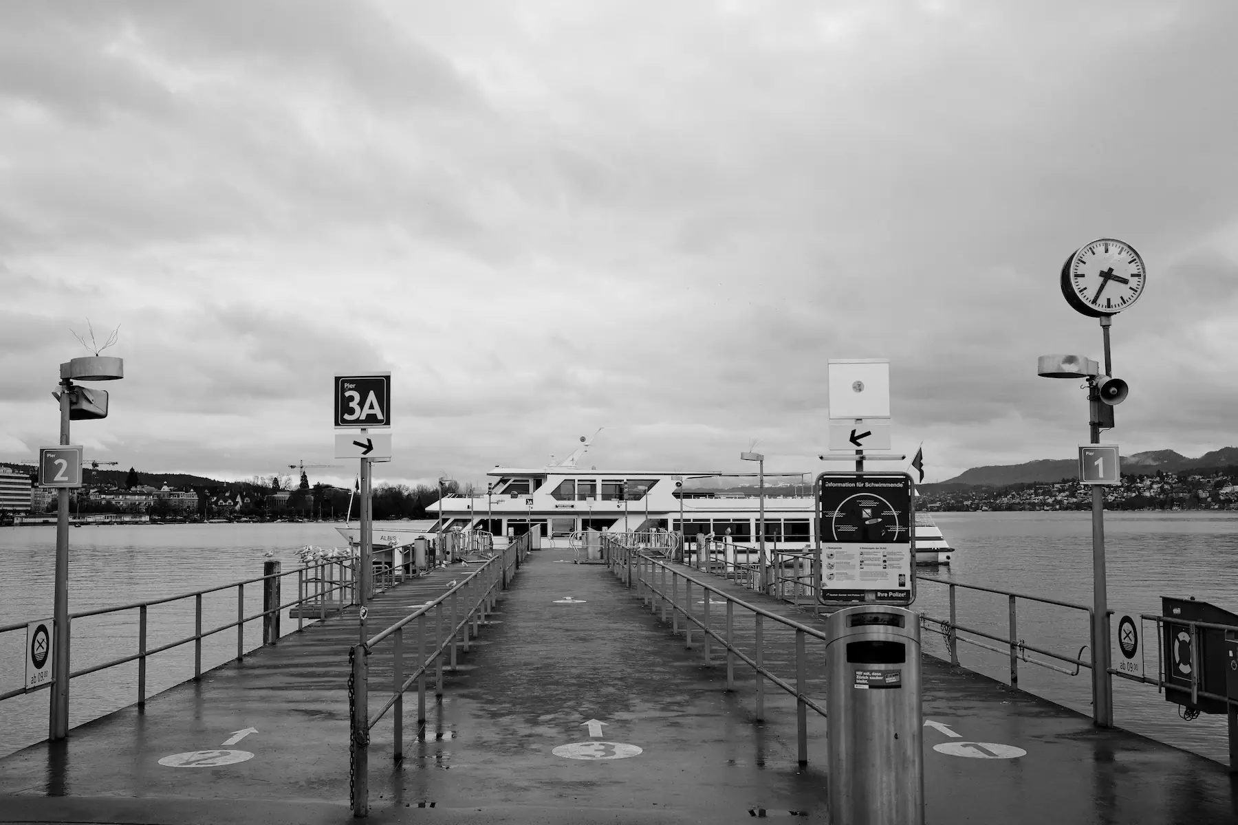 Anlegestelle Schiff Zürichsee Bürkliplatz