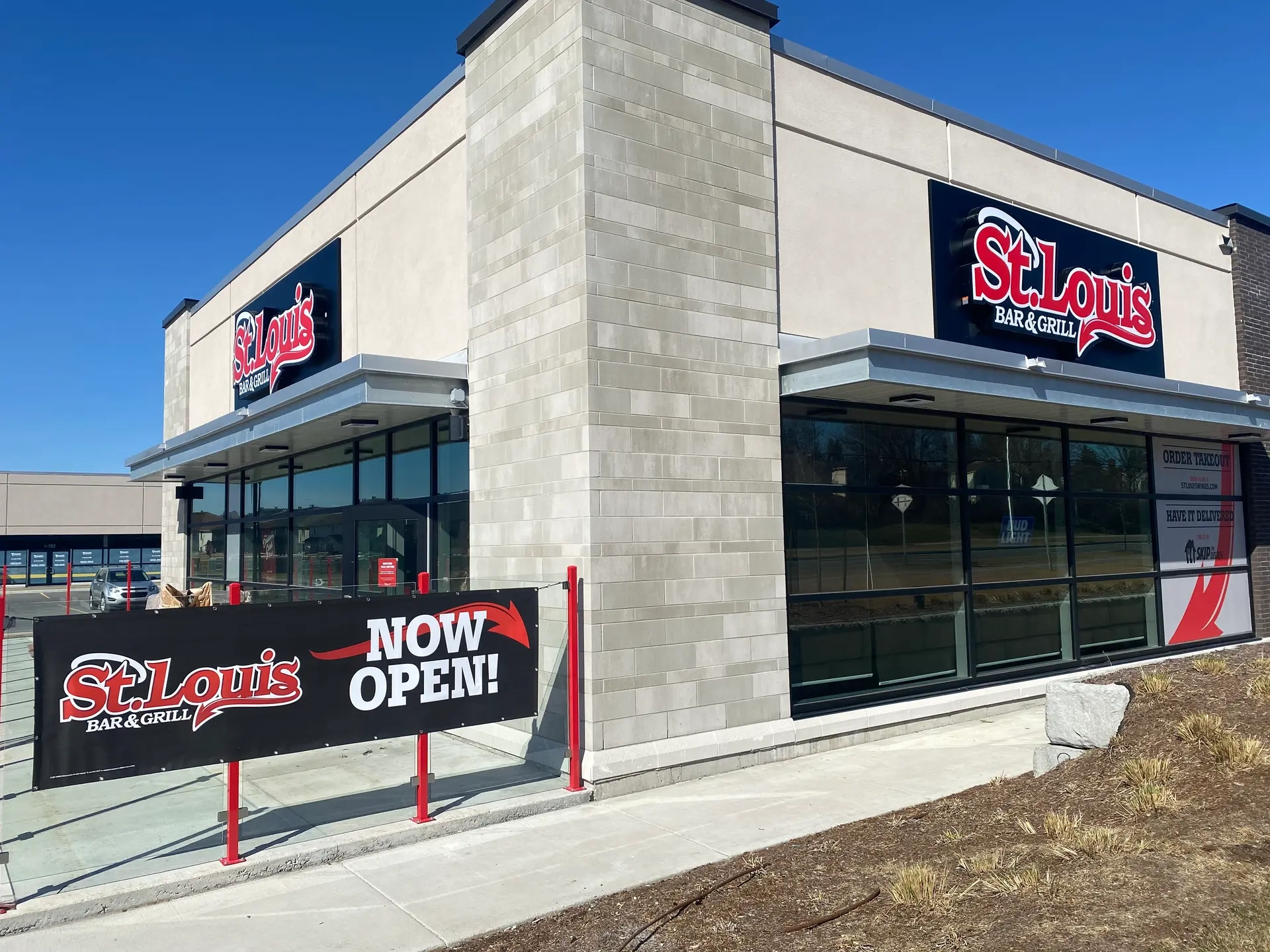St. Louis Bar & Grill is a classic pick for chicken wings restaurants in Mississauga.