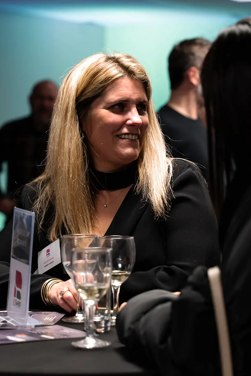 Photo portrait de Vanessa Gigneys, directrice de ACA30 Courtage