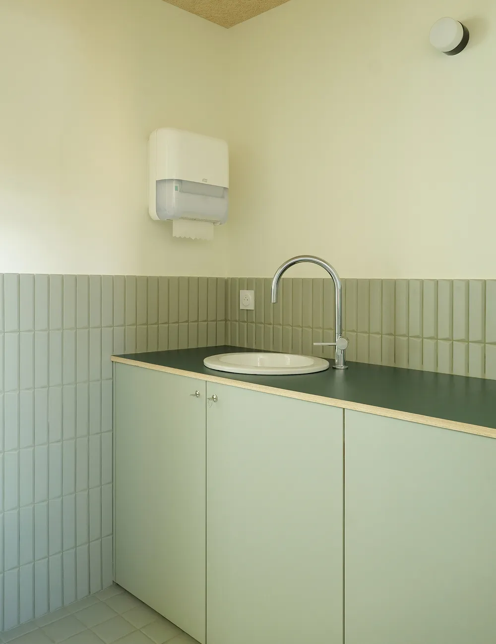 meuble en bois pour consultation clinique à Bordeaux