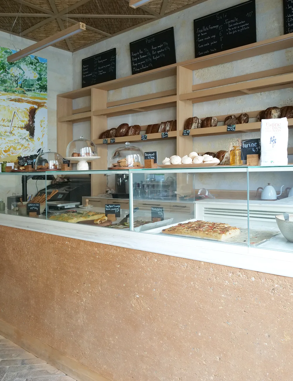 meubles en bois dans boulangerie à Bordeaux