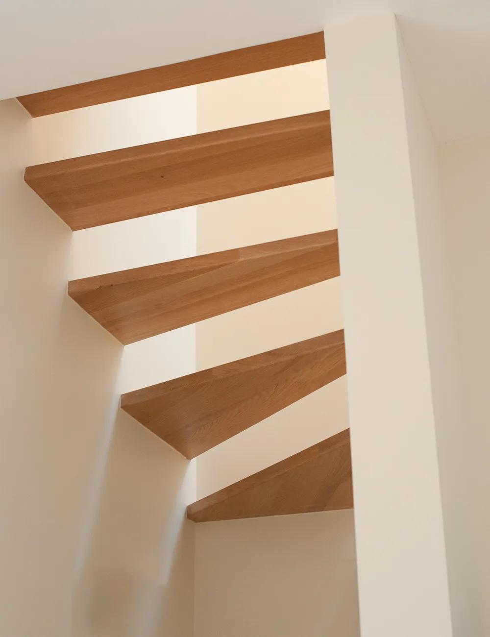 escalier en bois sur mesure dans maison
