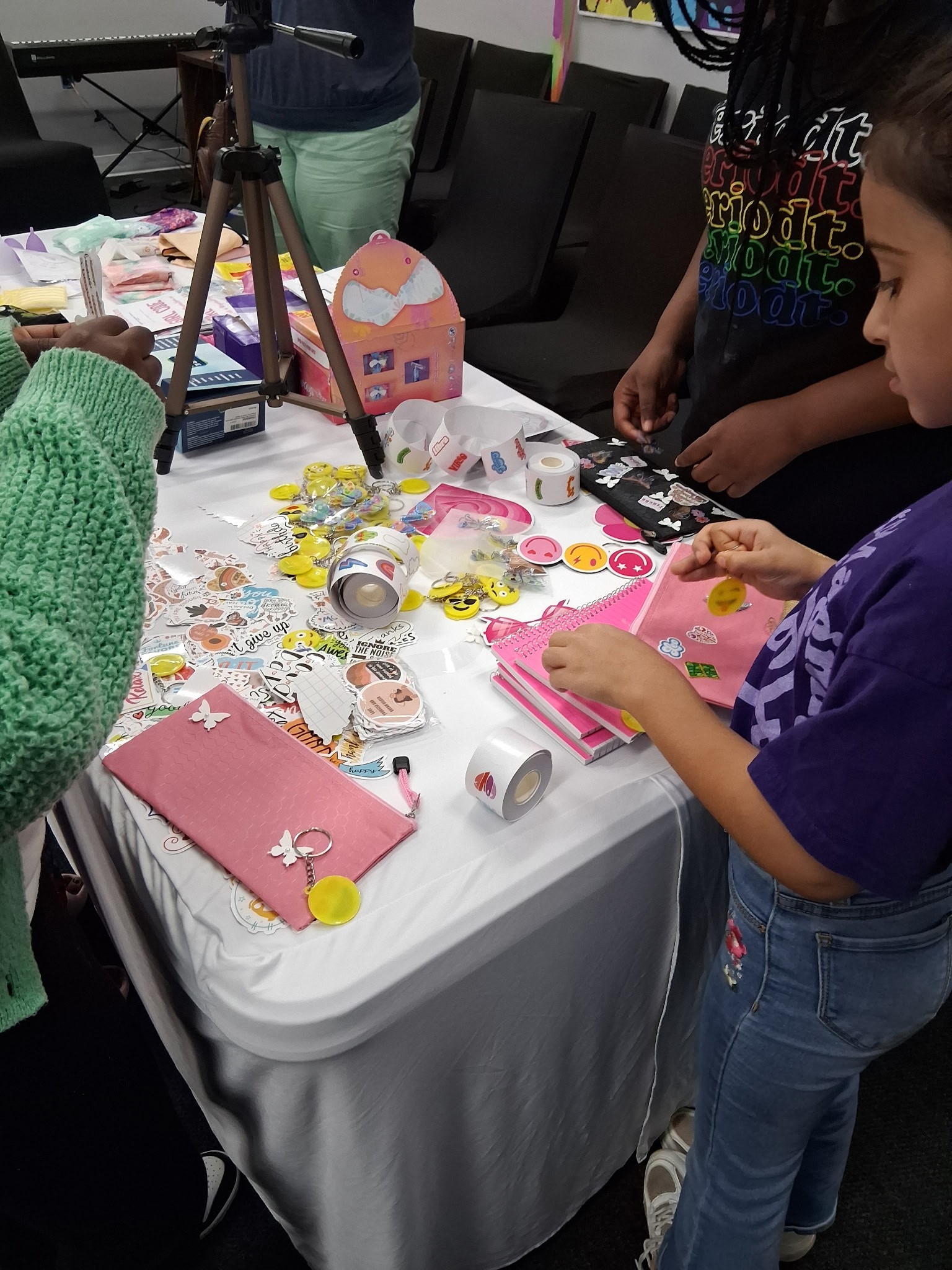 G2B Workshop Picture - Girls decorating pouches