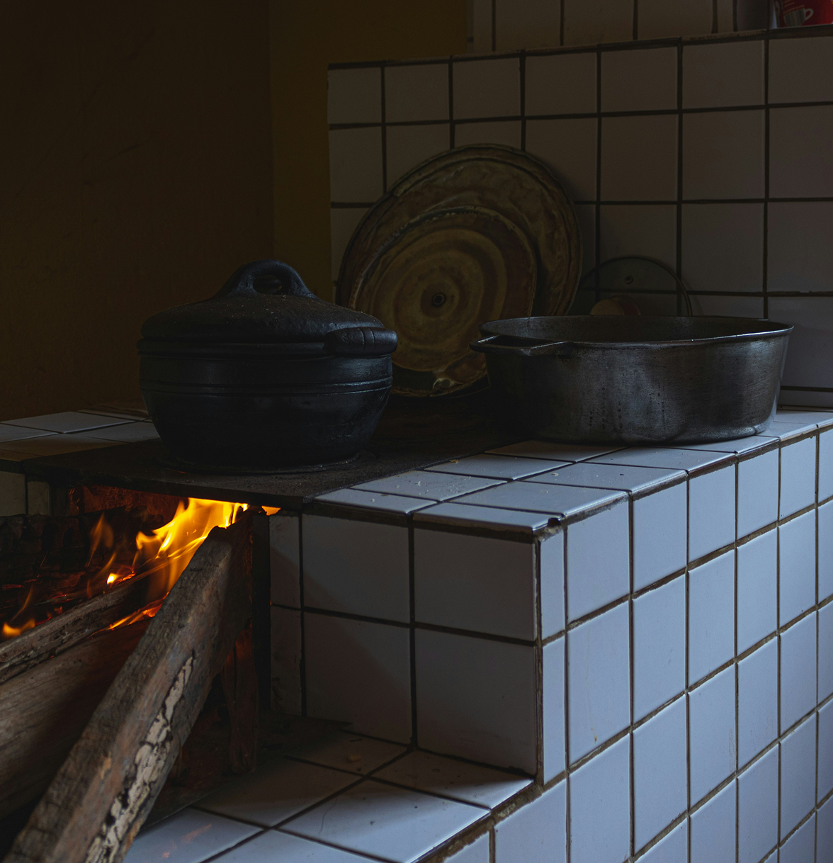 Professional Tile & Grout Cleaning vs. Mopping: What’s the Difference?