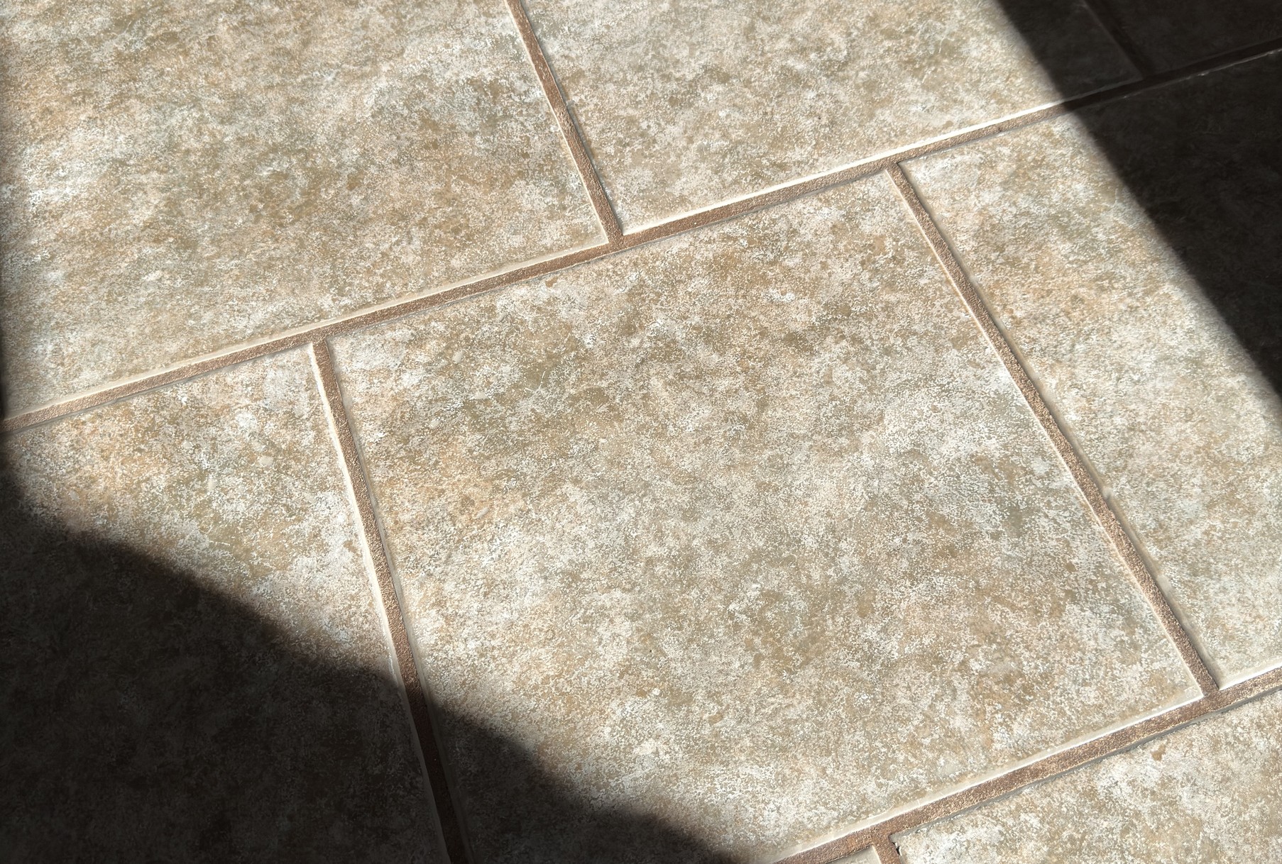 Kitchen Tile & Grout Cleaning in Ottawa: What Works