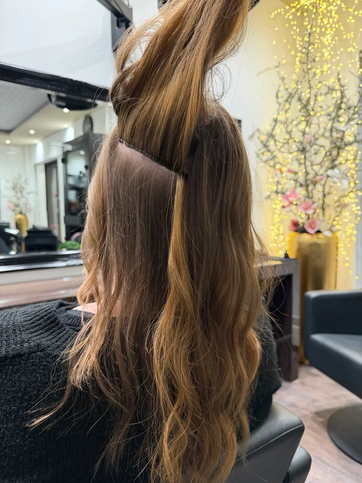 Mittellanges braunes Haar mit Simplie Tressen – natürliche Haarverlängerung im Friseursalon Haarliebe Stuttgart-Zuffenhausen