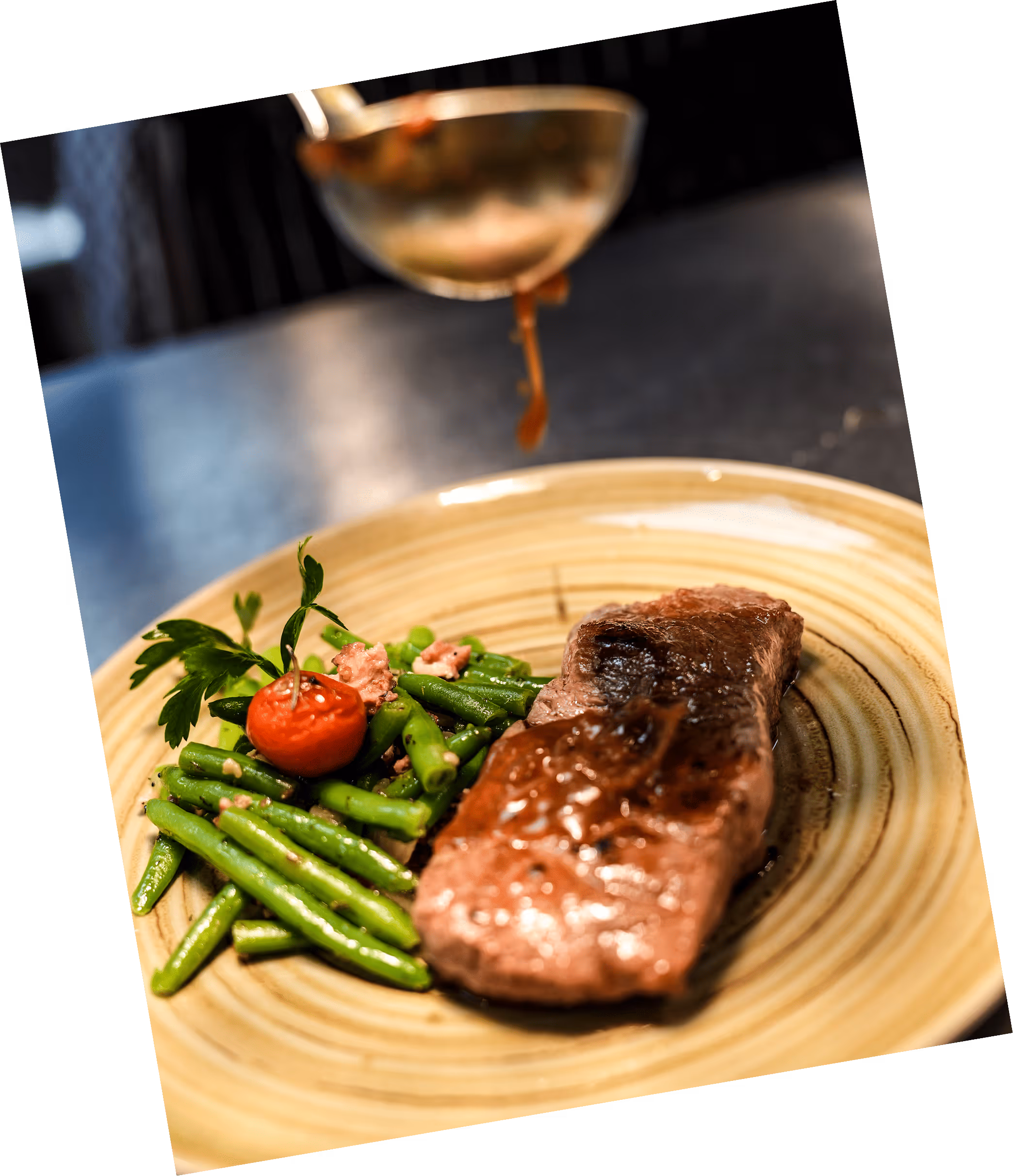 Steak mit Fisolen und Bratensaft