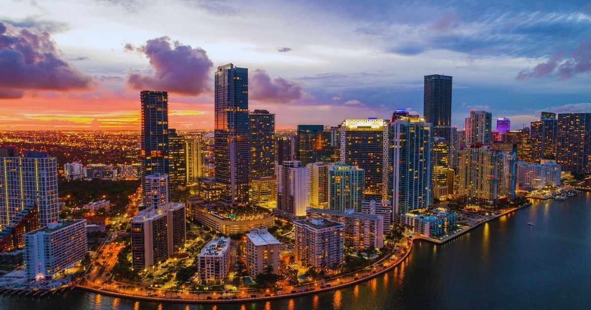 Smiling House Cleaner 1