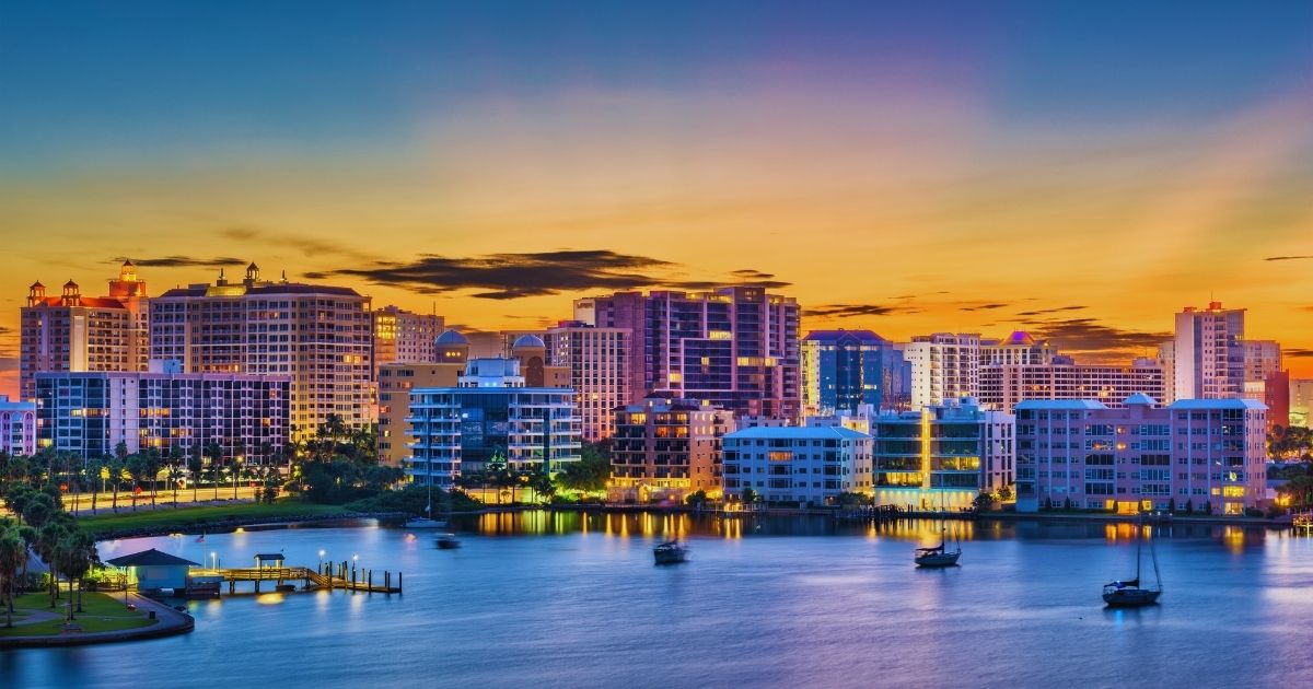 Smiling House Cleaner 1