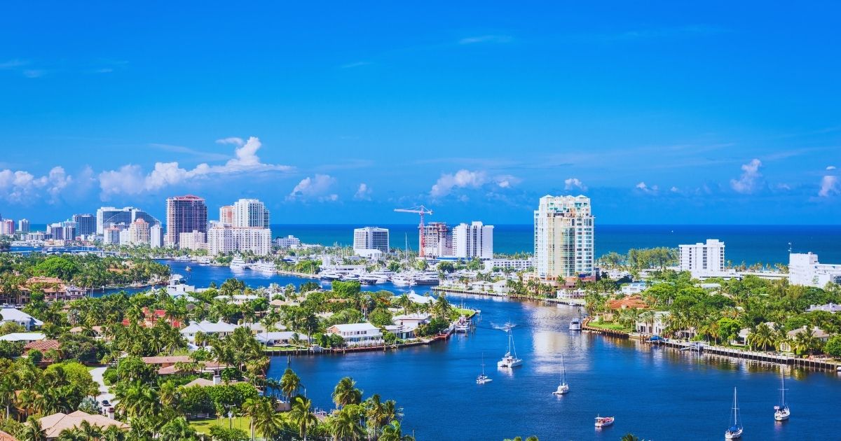 Smiling House Cleaner 1