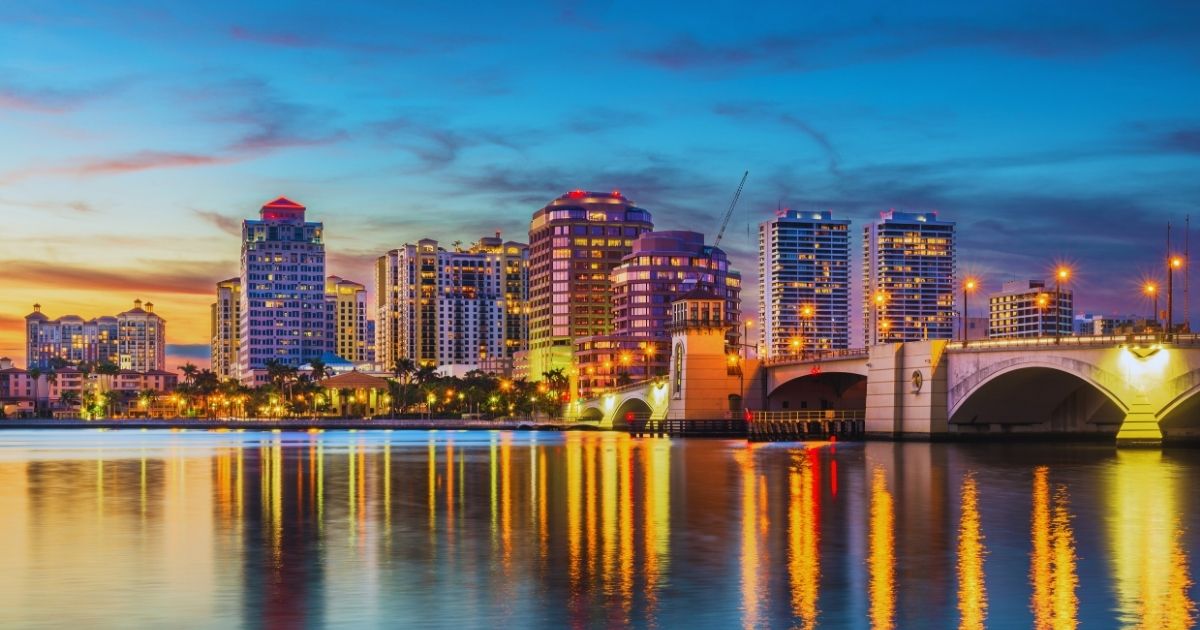 Smiling House Cleaner 1