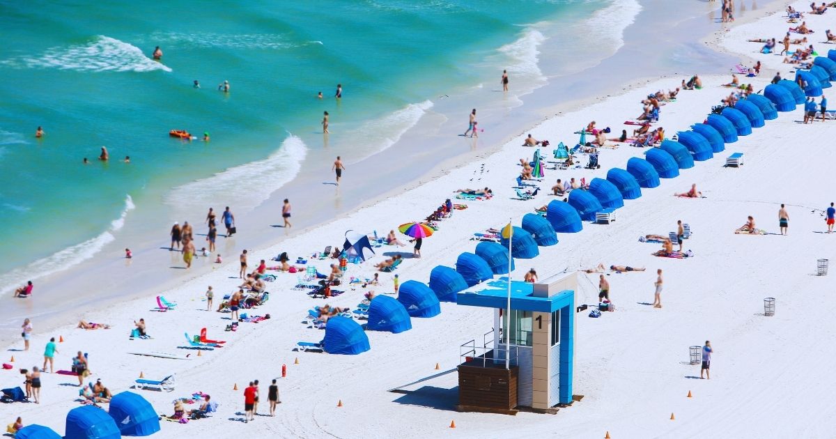 Smiling House Cleaner 1