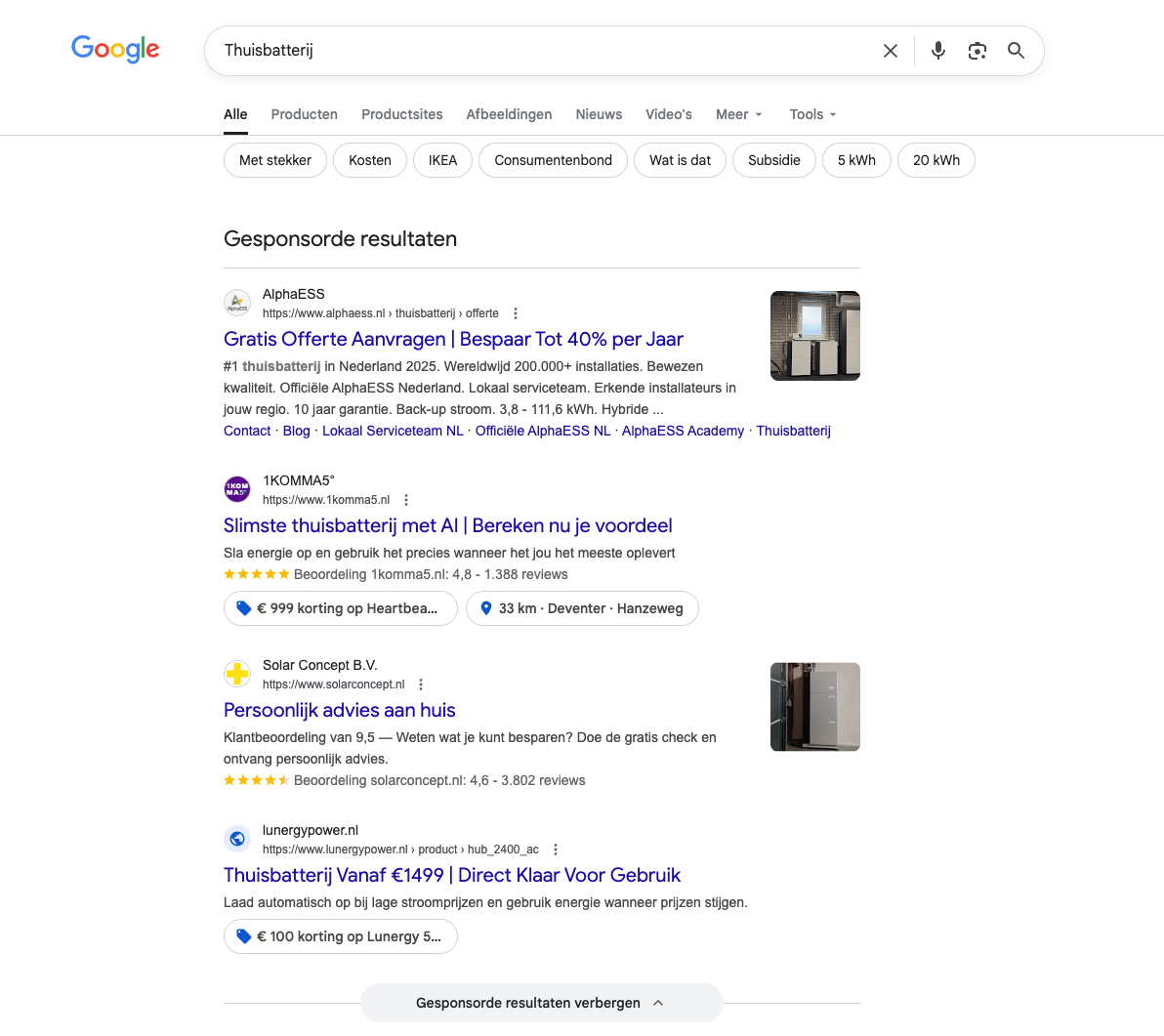 Google zoekresultaten voor het zoekwoord 'thuisbatterij' met meerdere Google Ads-advertenties van aanbieders zoals AlphaESS, 1KOMMA5°, Solar Concept en Lunergy Power.