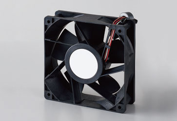 Highly durable radiator fan Abolishment of contact relay equivalent to IP68.