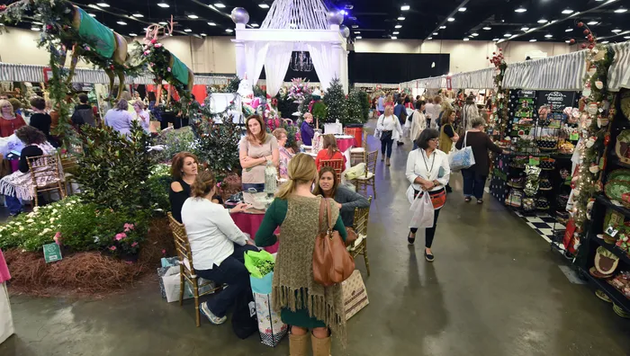 Merry Mistletoe Marketplace event image