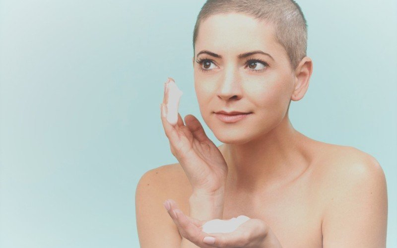 🧴🌸 Guía para el cuidado personal durante el cáncer: cremas, shampoos y maquillaje seguros para tu piel y bienestar