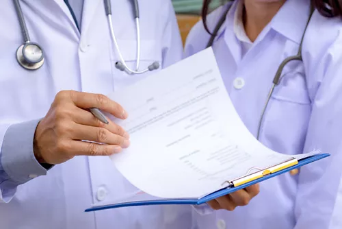 🧬 Cómo leer un reporte de patología de biopsia sin enredarte en tecnicismos