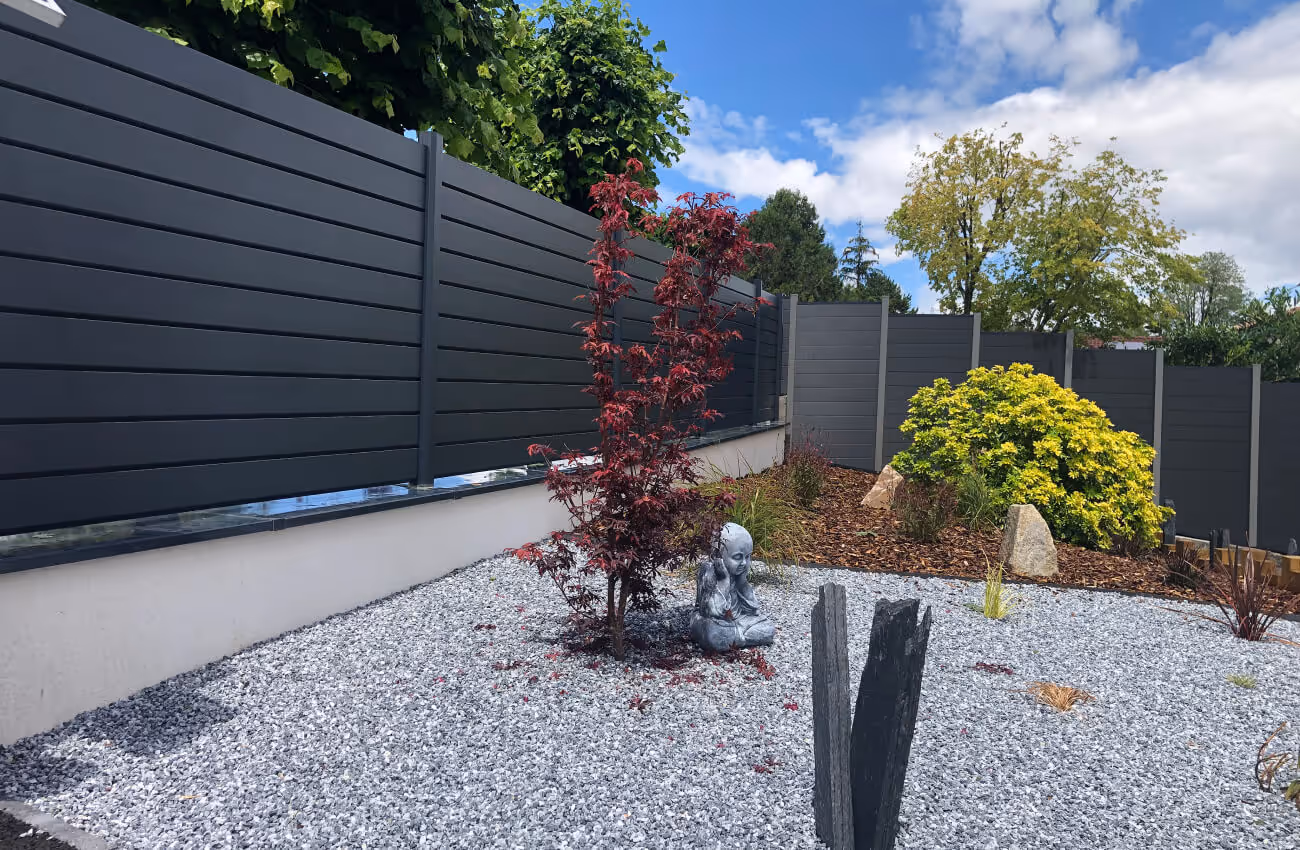 Clôture en aluminium posé par Morel Services dans l'Ain (01)